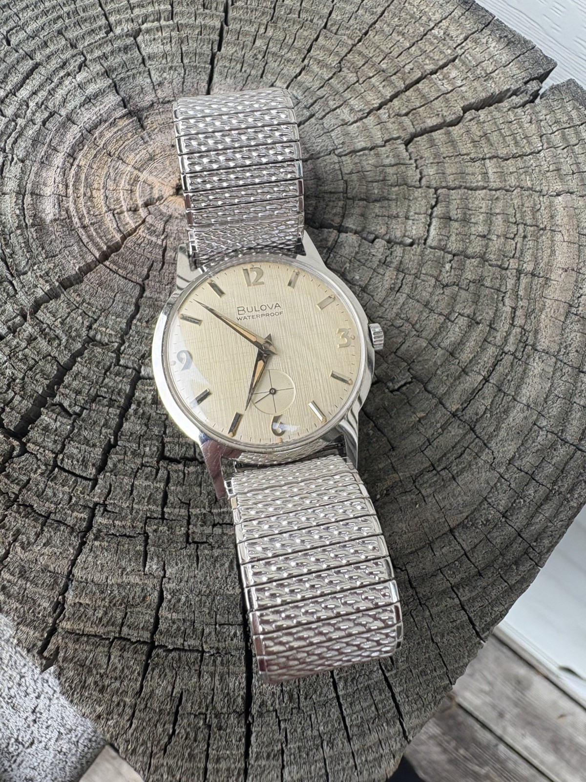 Bulova Surf King Watch linen dial ~keeps great time~32 mm 17j 11AL 10kt GF band