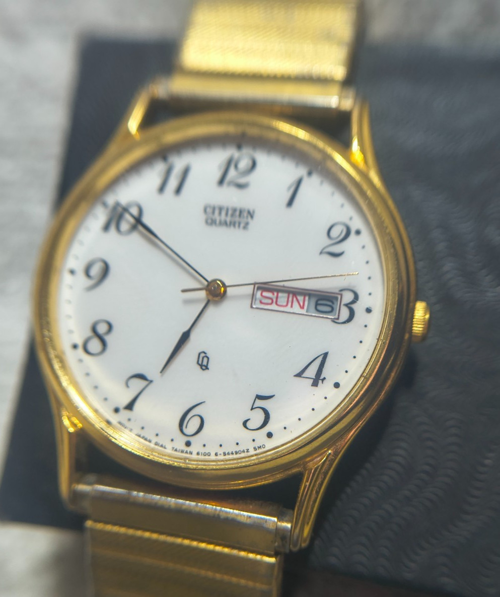 Citizen 6100-S13327 CQ Watch Men Gold Tone Day Date New Bat Flex Works Great