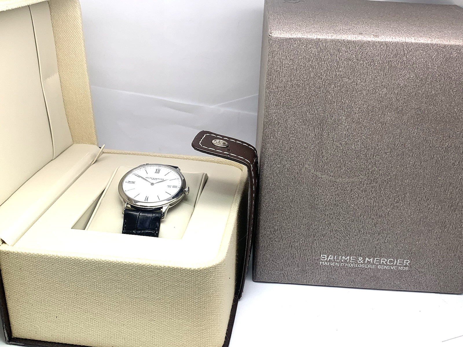 Baume & Mercier Men’s Watch 10323 Classima Swiss Quartz White Dial Leather 40mm