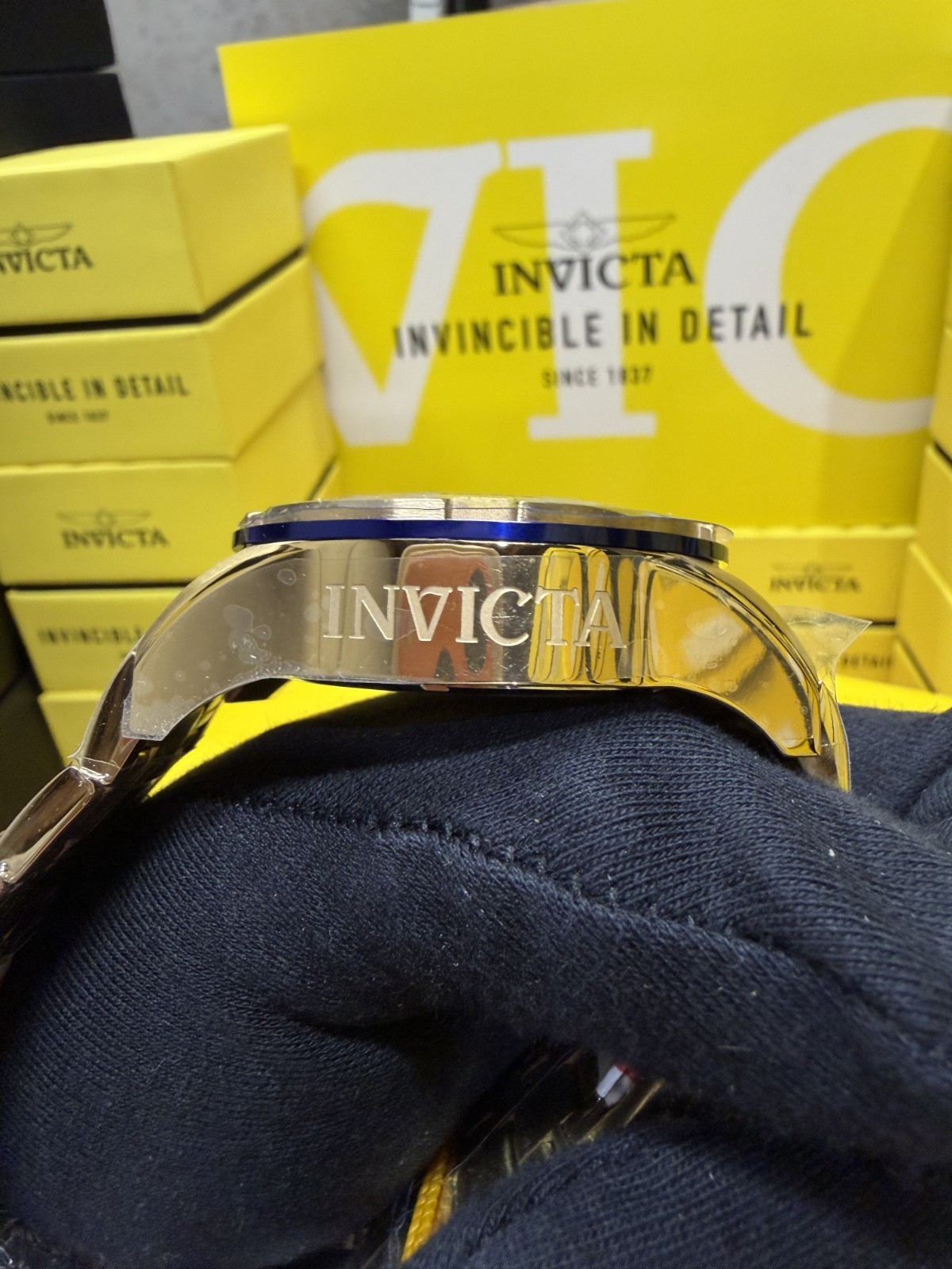 Invicta Pro Diver Scuba 22320 Men’s 50mm Gold Blue Bezel Gold Dial Quartz Chrono