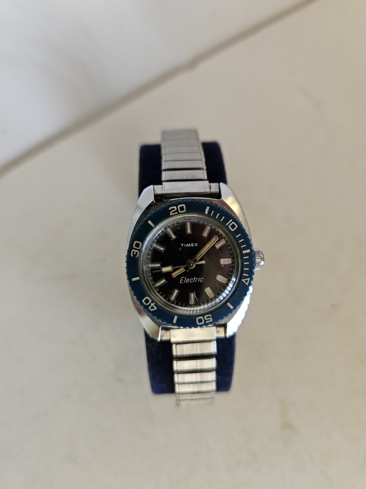 Vintage 1970s Timex Electra Diver-Style Watch Blue/Green Omni Rotating Bezel NR