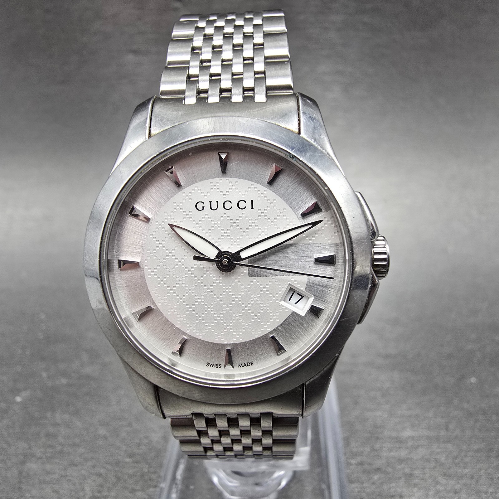 Gucci Watch Women Silver Dial Stainless Steel Date Round 126.5 New Battery