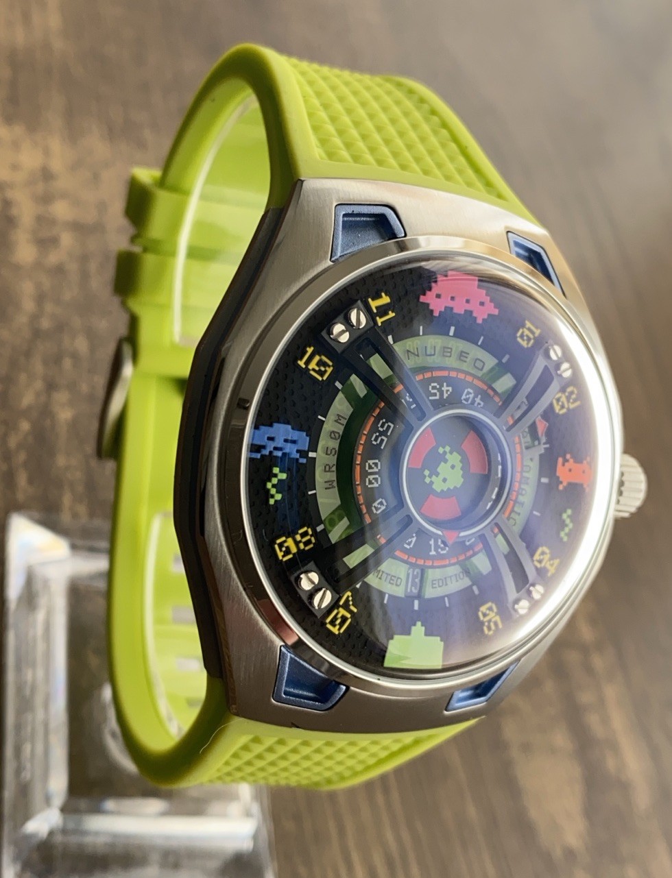 NUBEO SPACE INVADERS 👾 MYSTERY WATCH COOL UNIQUE FUTURISTIC SPACE AGE CRAZY 🛸
