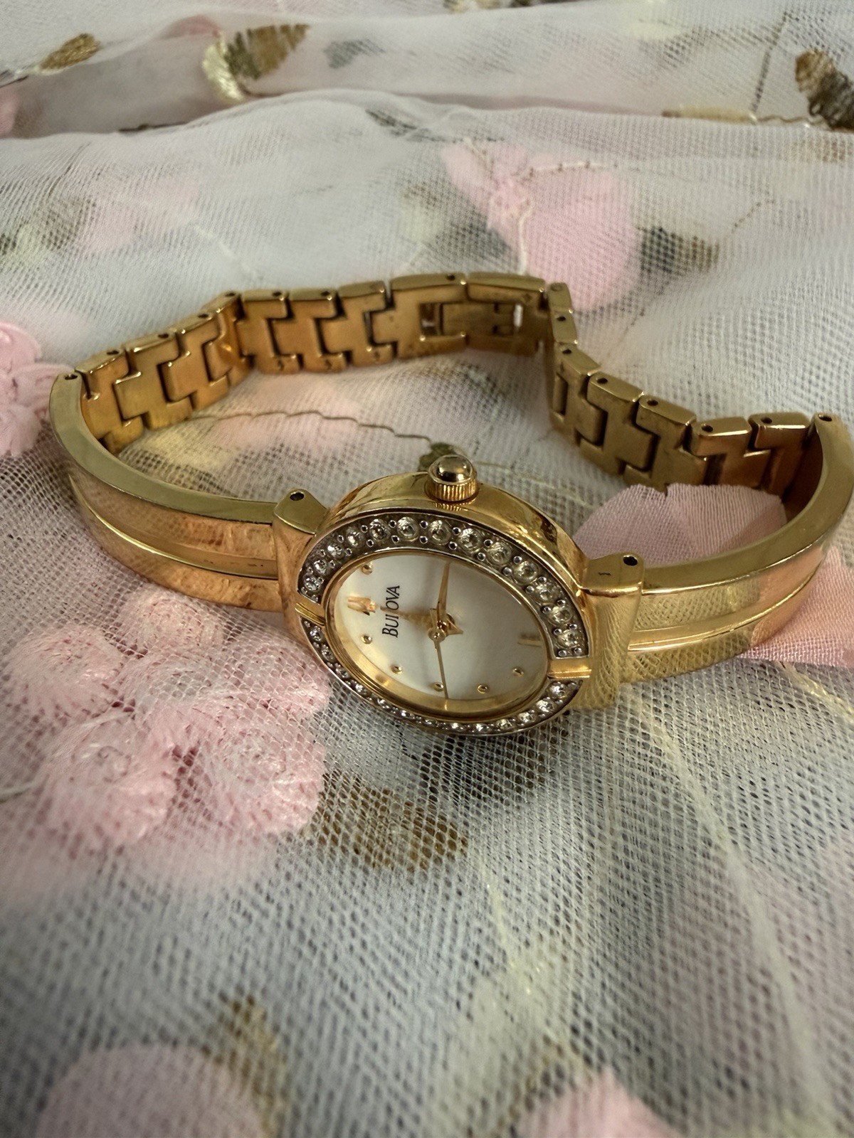 Bulova Women’s Gold-Tone Crystal Bezel Quartz Watch SN C999195. Needs Battery.