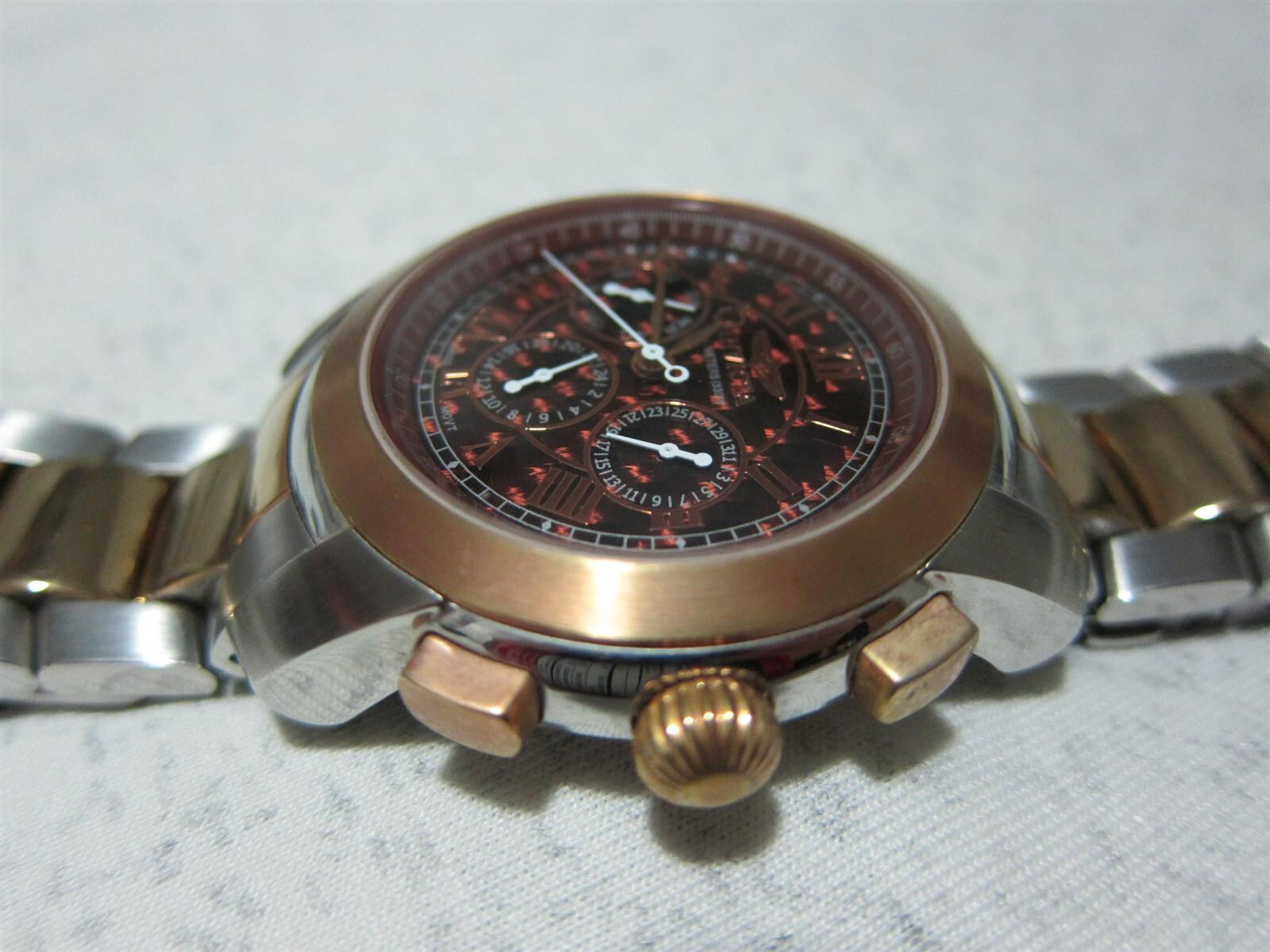 Invicta Men’s Watch Model 4060 Gold/Brown Silver Carbon Fiber Swiss MOVT Quartz