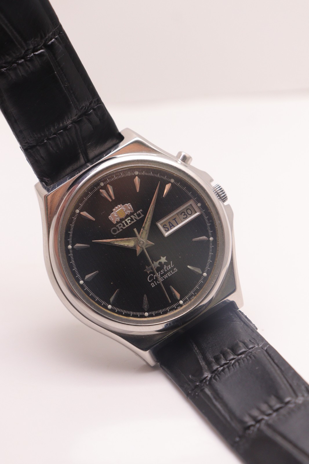 Vintage Orient Crystal automatic Day Date Movement 46941 Japan made men’s watch.