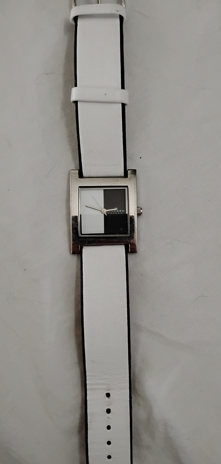 Vintage Skagen Ladies Watch Modern Rectangle Face Black White Leather Band