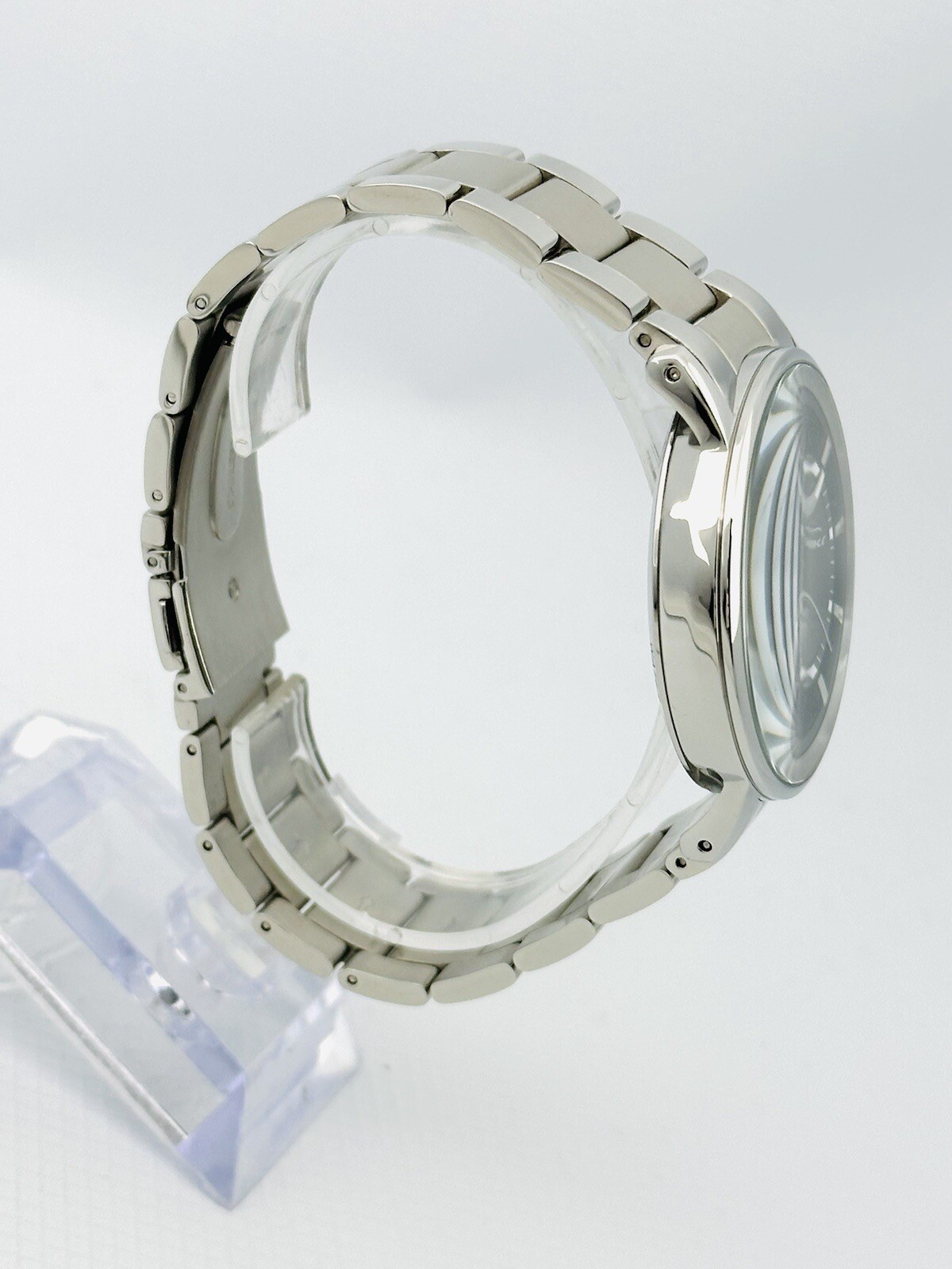 Kenneth Cole KC9115 Men’s See-through transparent Black Dial Bracelet Watch