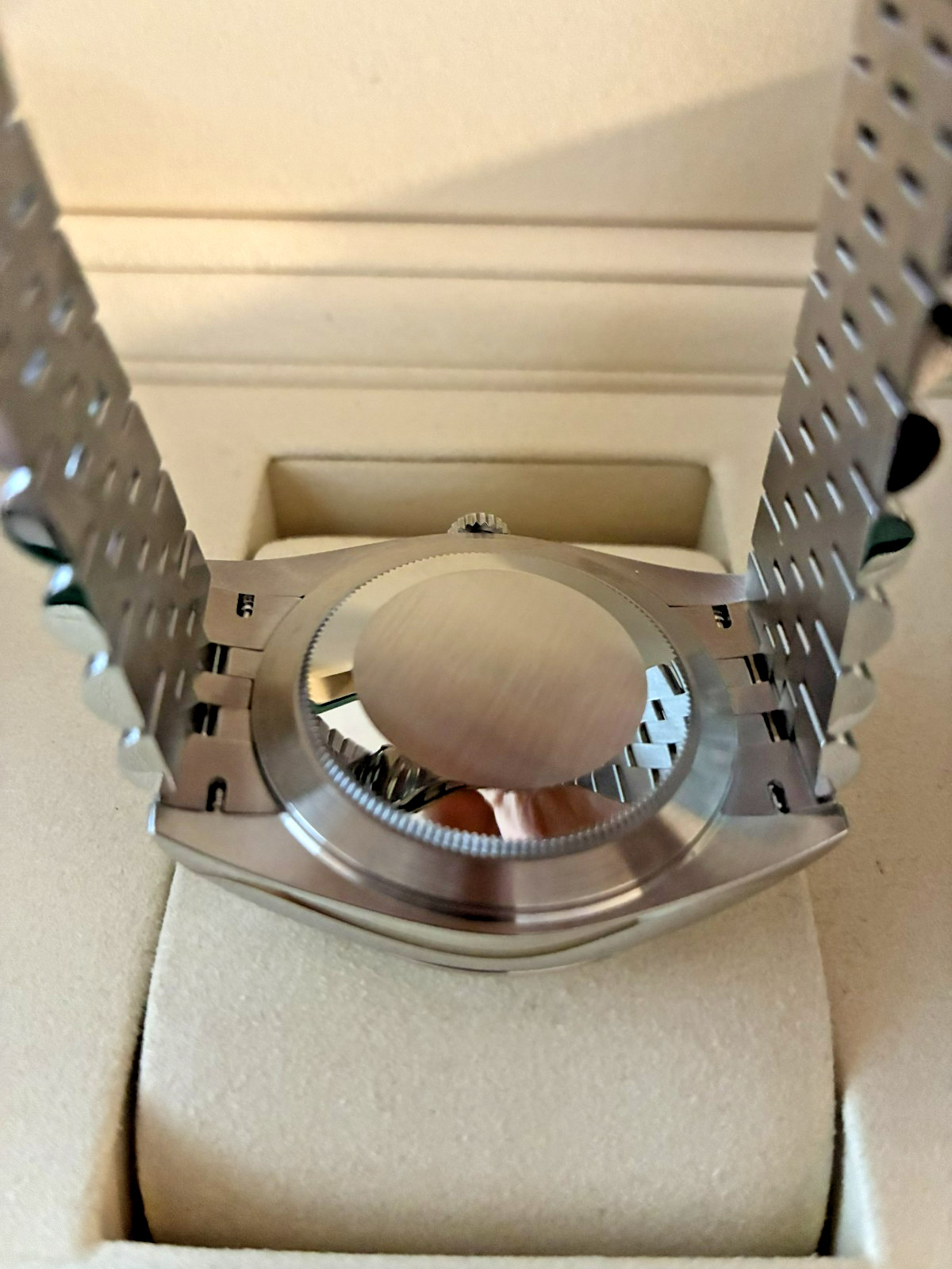 Rolex DATEJUST 41mm FULL SET – White Gold Fluted Bezel Jubilee 126334 OCT 2025