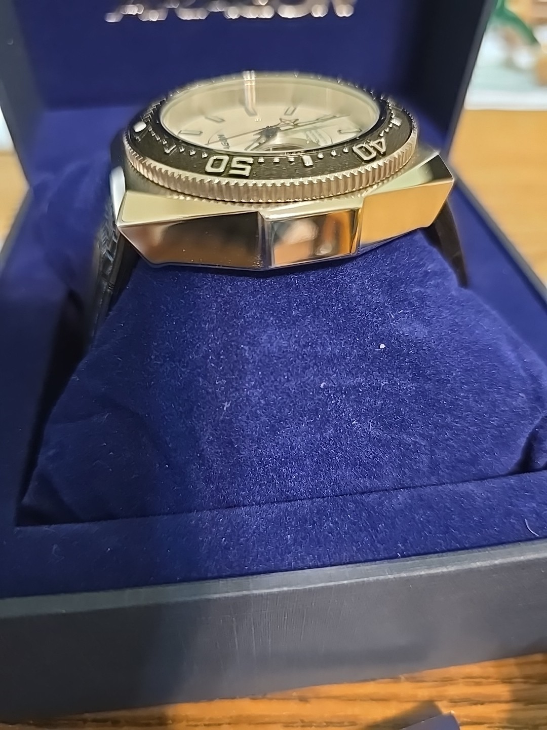 Mint Aragon DF-47 A383WHT Lume Dial NH38A Open Heart Automatic Bonus Bumblebee++