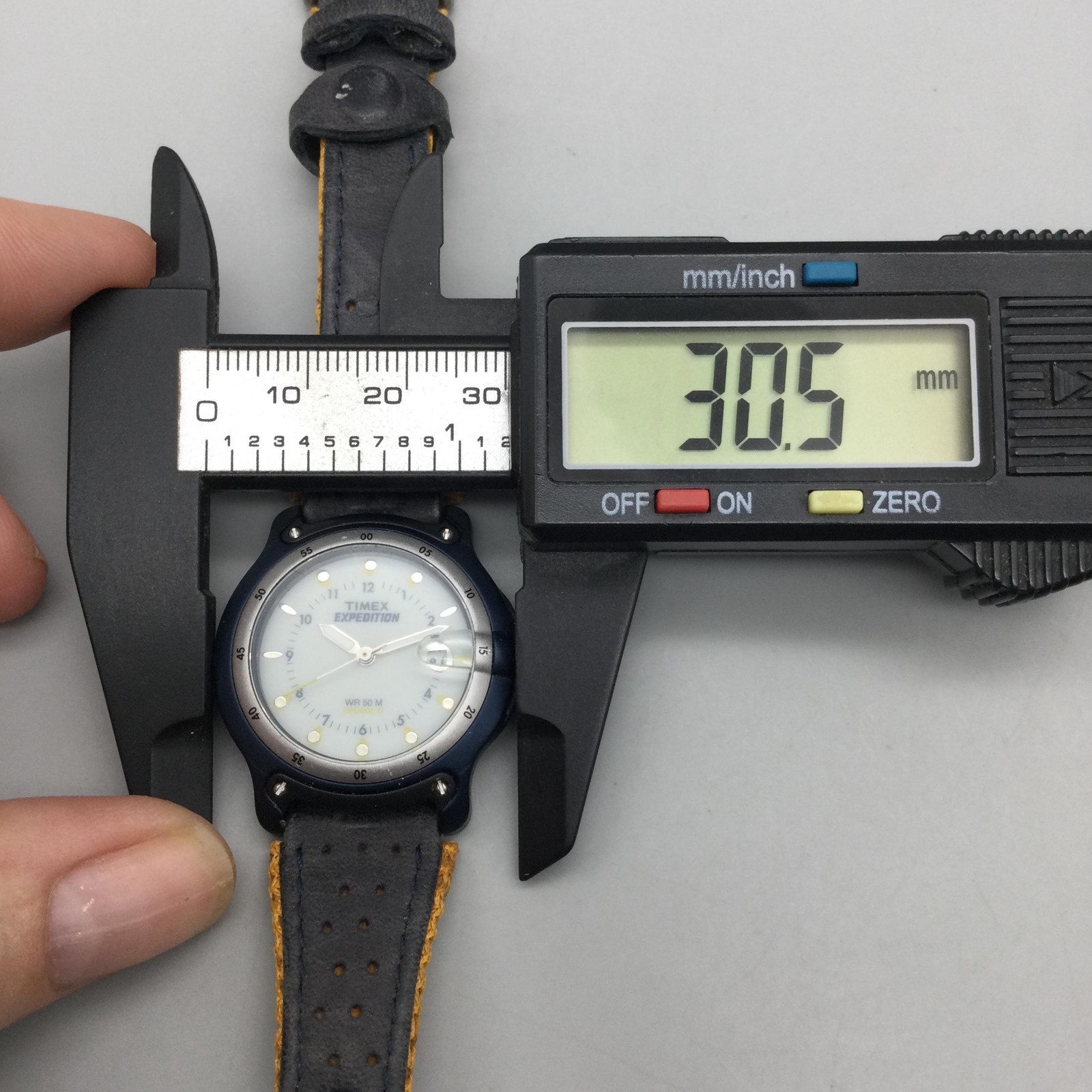 Timex Expedition Womens Watch 31mm White Dial Leather Indiglo Date New Battery