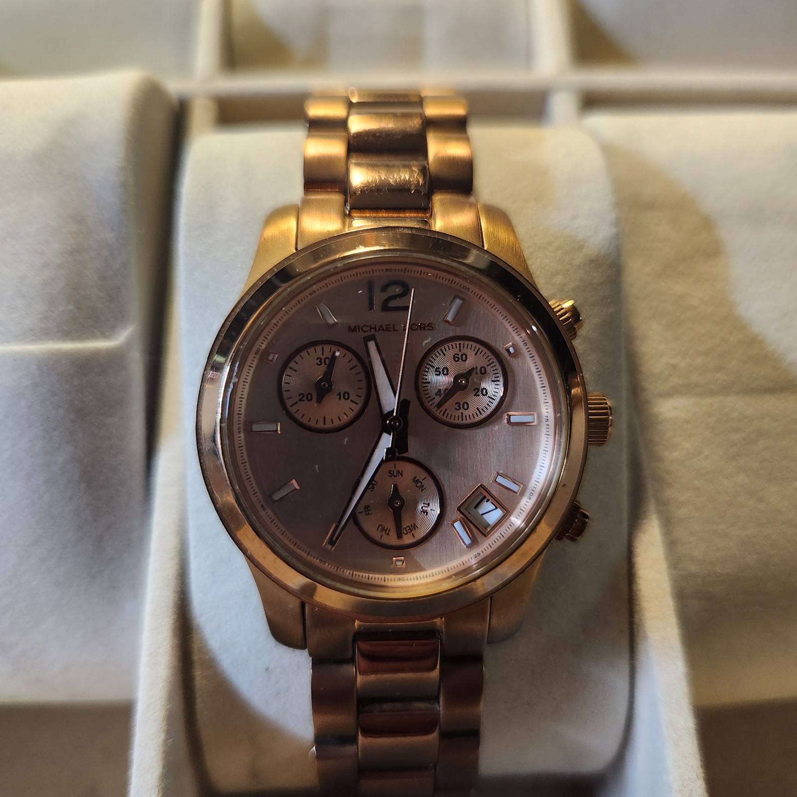 Michael Kors Runway Women MK 5430 Chronograph Rose Gold Quartz 33mm Watch 6 1/4″