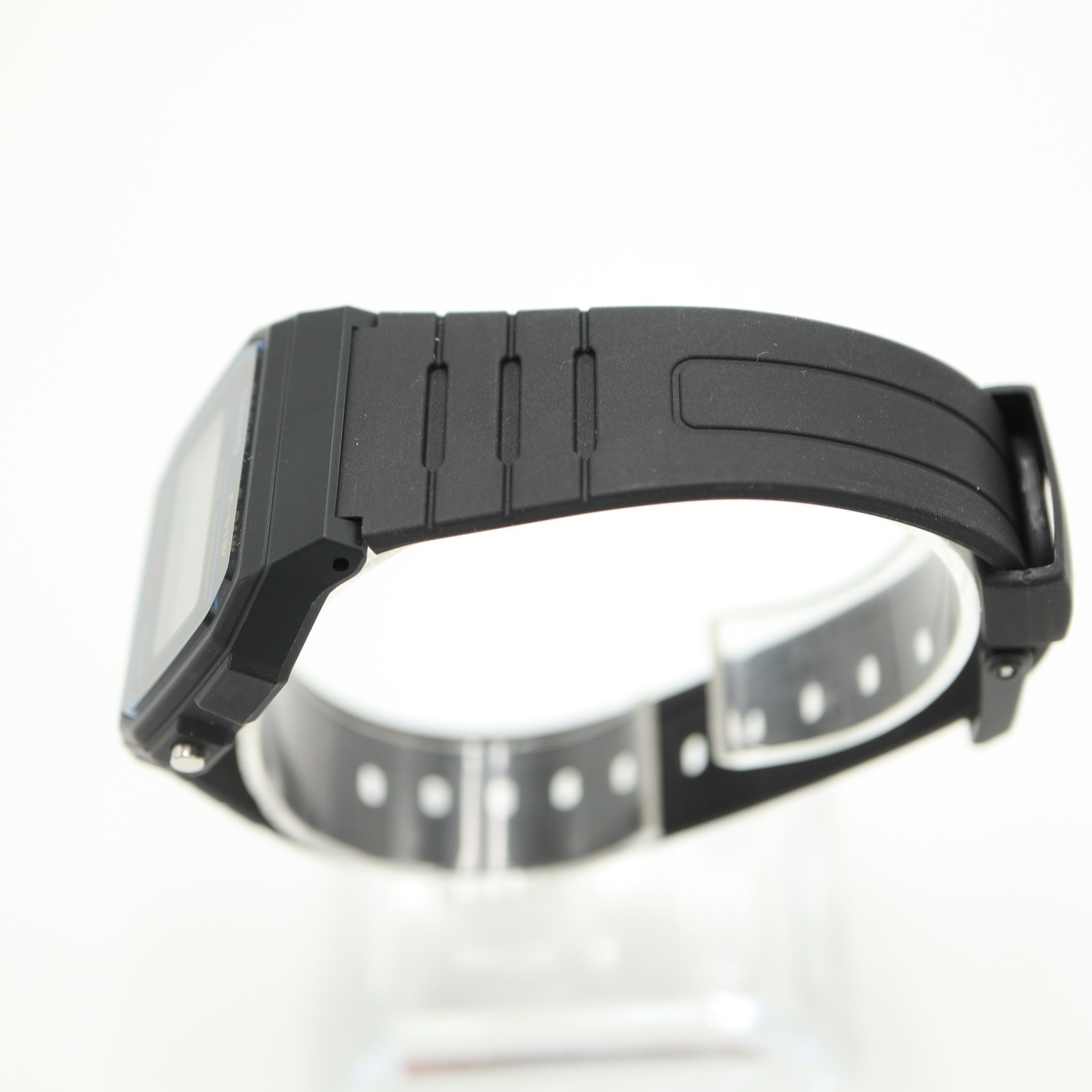 Casio F-91W Black Negative Display Digital 35mm Watch Alarm Chrono w New Battery