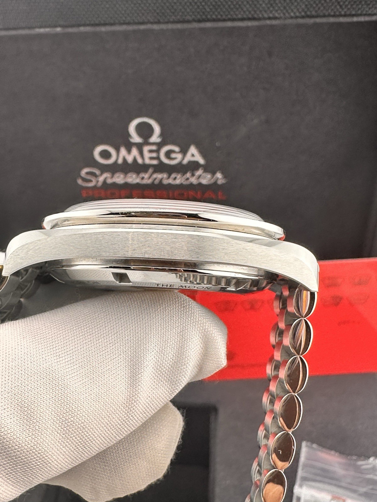 Omega Speedmaster Moonwatch White Dial 310.30.42.50.04.001 Box And Cards