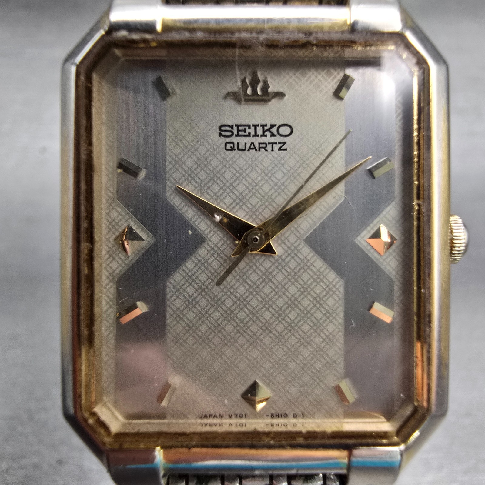 Seiko Watch Men 27mm Silver Dial Two Tone Rectangle V701-5J40 New Battery VTG