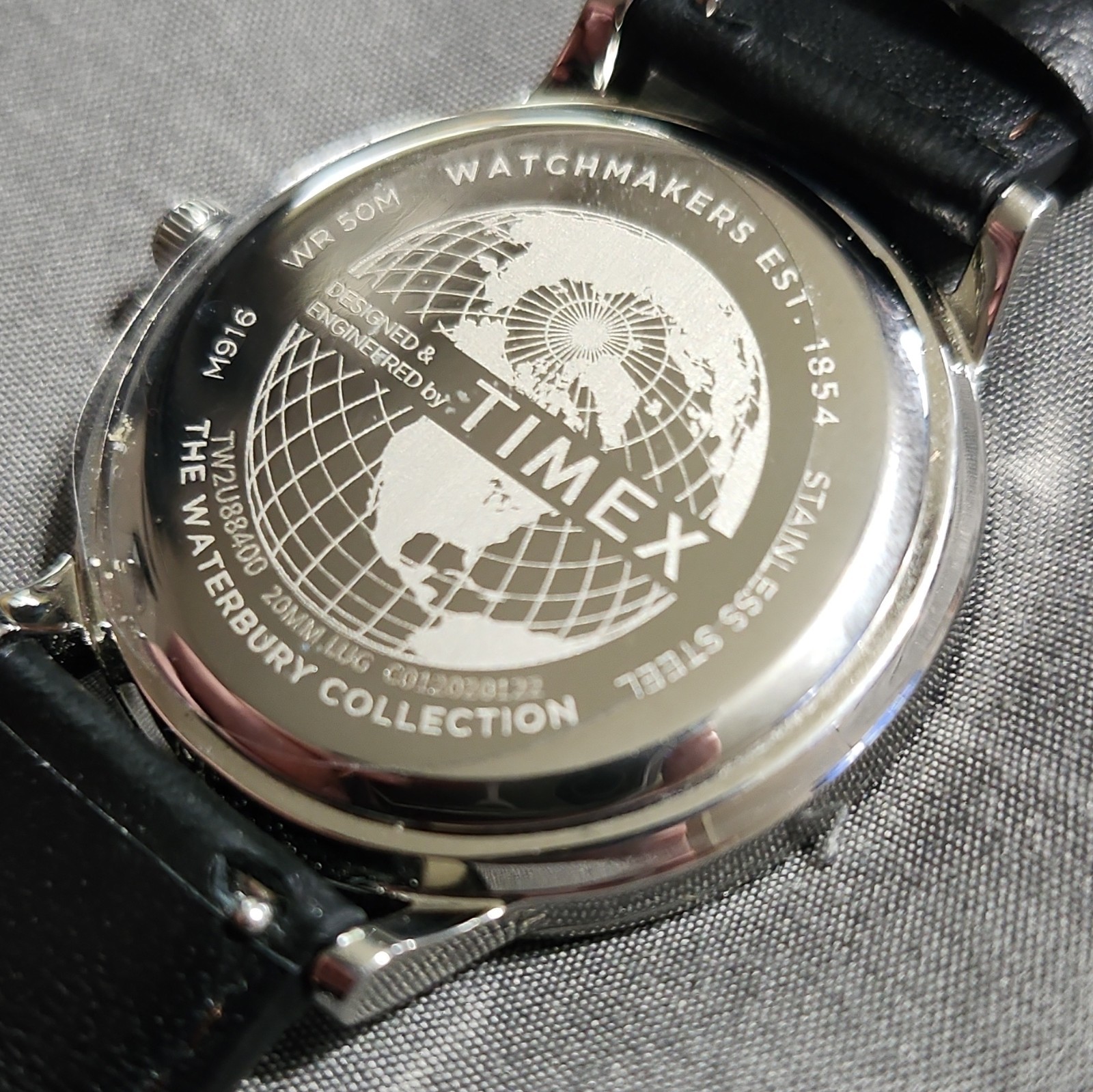Timex Waterbury Quartz Day/Date 40mm White Dial Black Leather Strap 50m