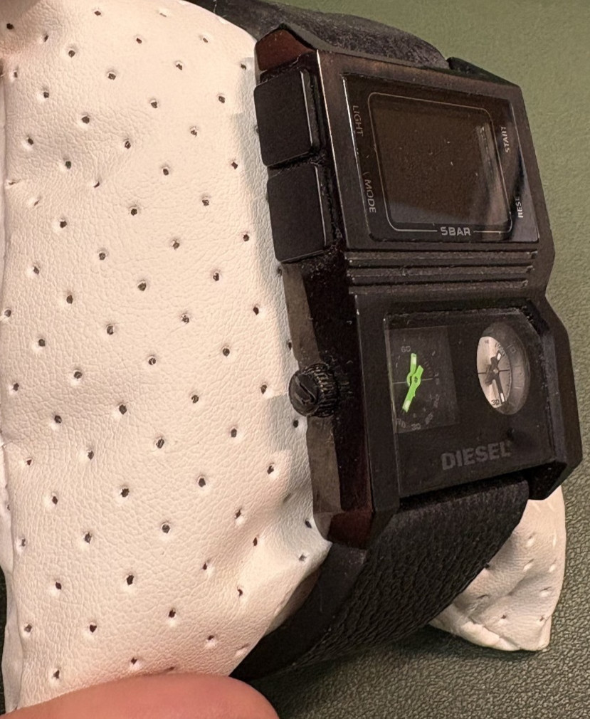 White Diesel DZ 7173 Digital and Analog Green and Black Watch With Box & Pillow