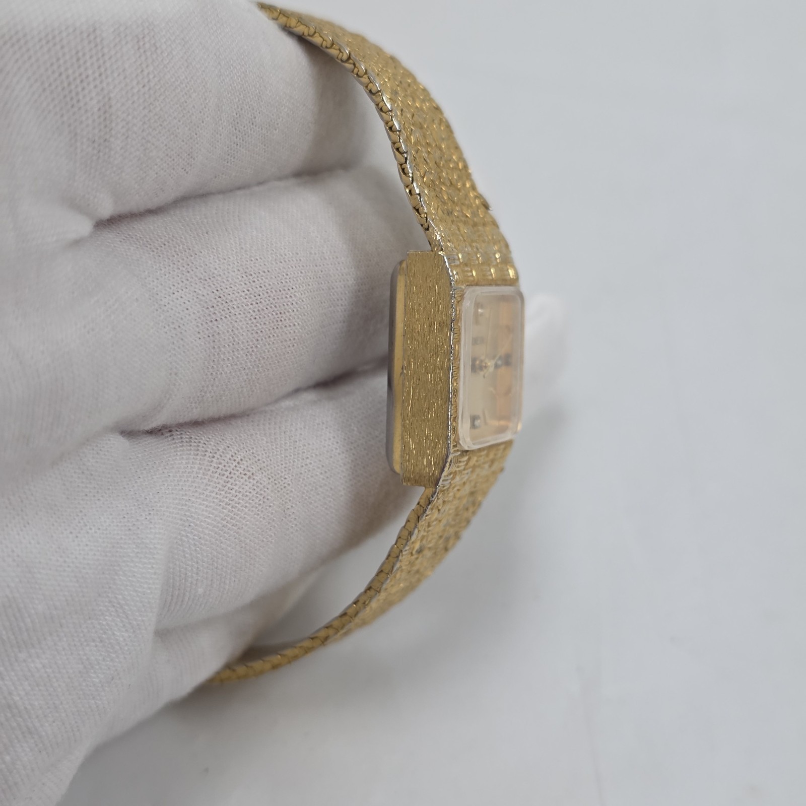 Vintage Geneva Mechanical Gold Tone Checkered Dial Ladies Dress Wrist Watch