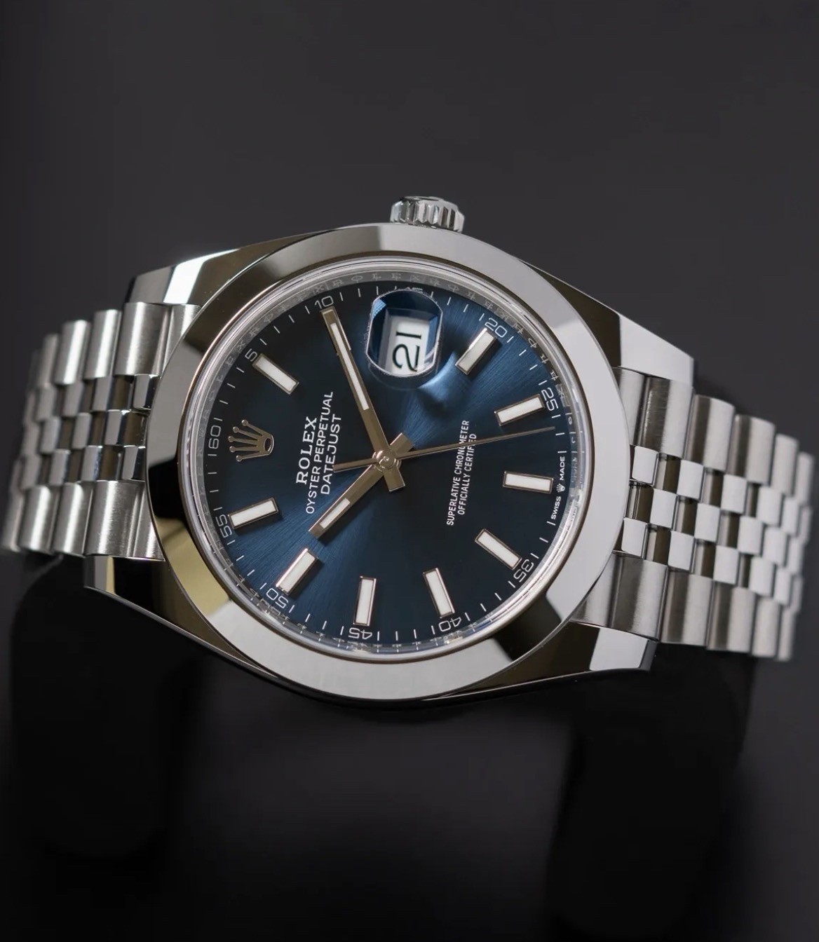 Rolex Datejust 41mm Blue Dial Jubilee Smooth Bezel Auto Watch Box Papers