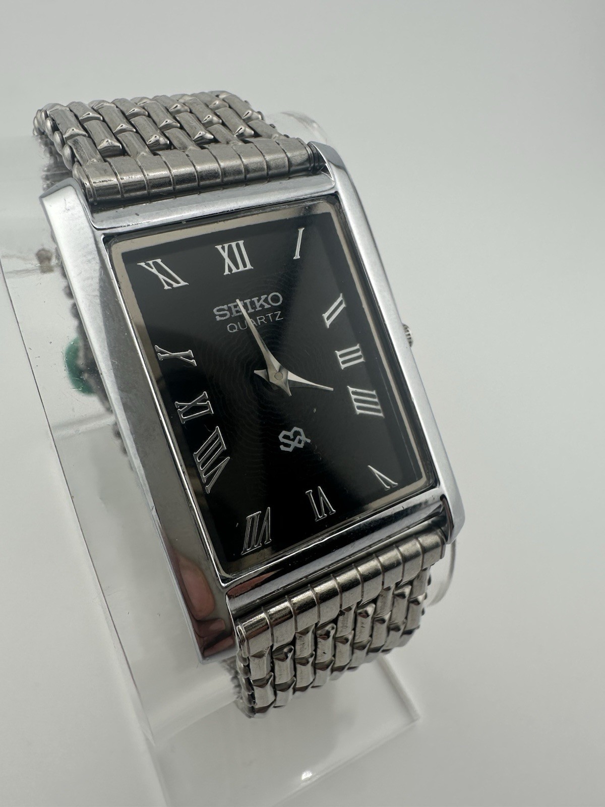 BLACK DIAL Vintage Seiko Slim Quartz Men’s Wrist Watch