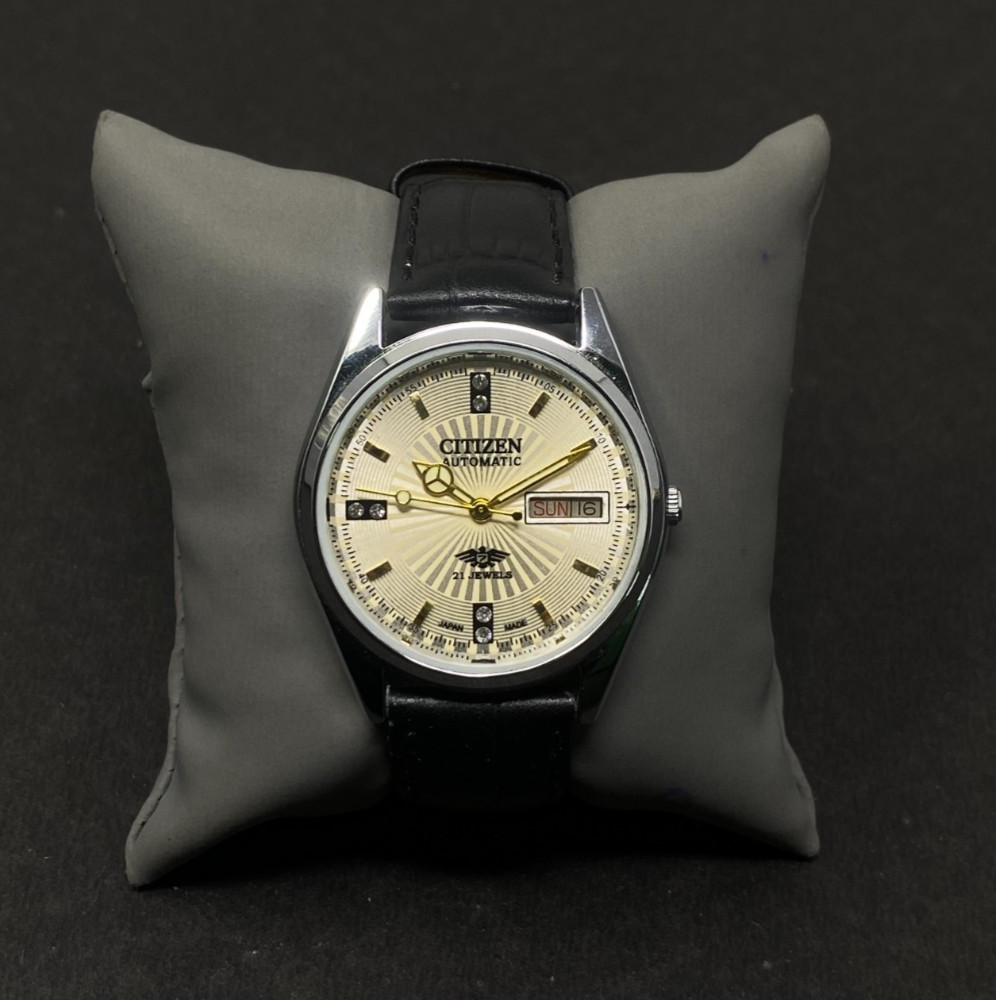 Vintage Citizen Automatic 8200A Japan Movement Day-Date Men’s Wrist Watch