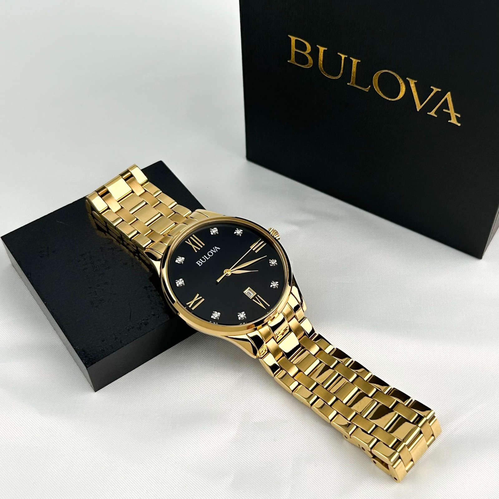Bulova 97D108 Classic Diamond Black Dial Gold-Tone Bracelet Men’sQuartz Watch