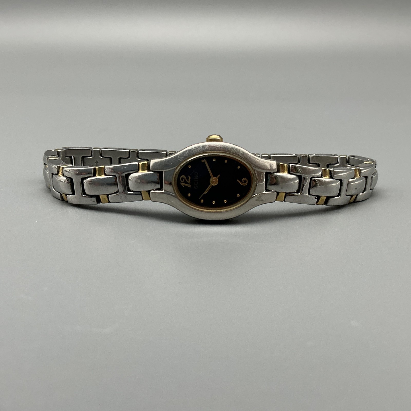 Seiko Womens Watch 17mm Blue Oval Dial Two Tone 1N01-0CT0 New Battery 7.5″