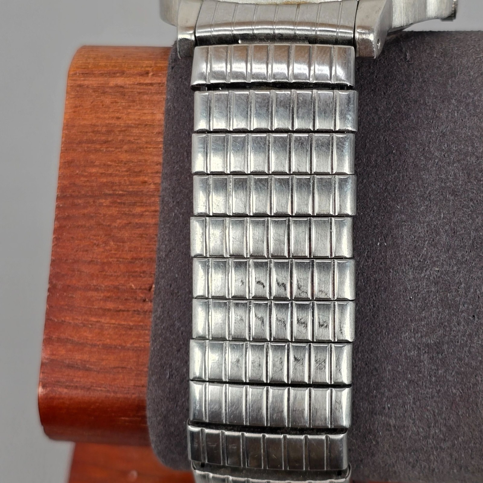 Waltham Classics 30 Meter WAM004 Mens Stainless Steel Wrist Watch W/ Day/Date