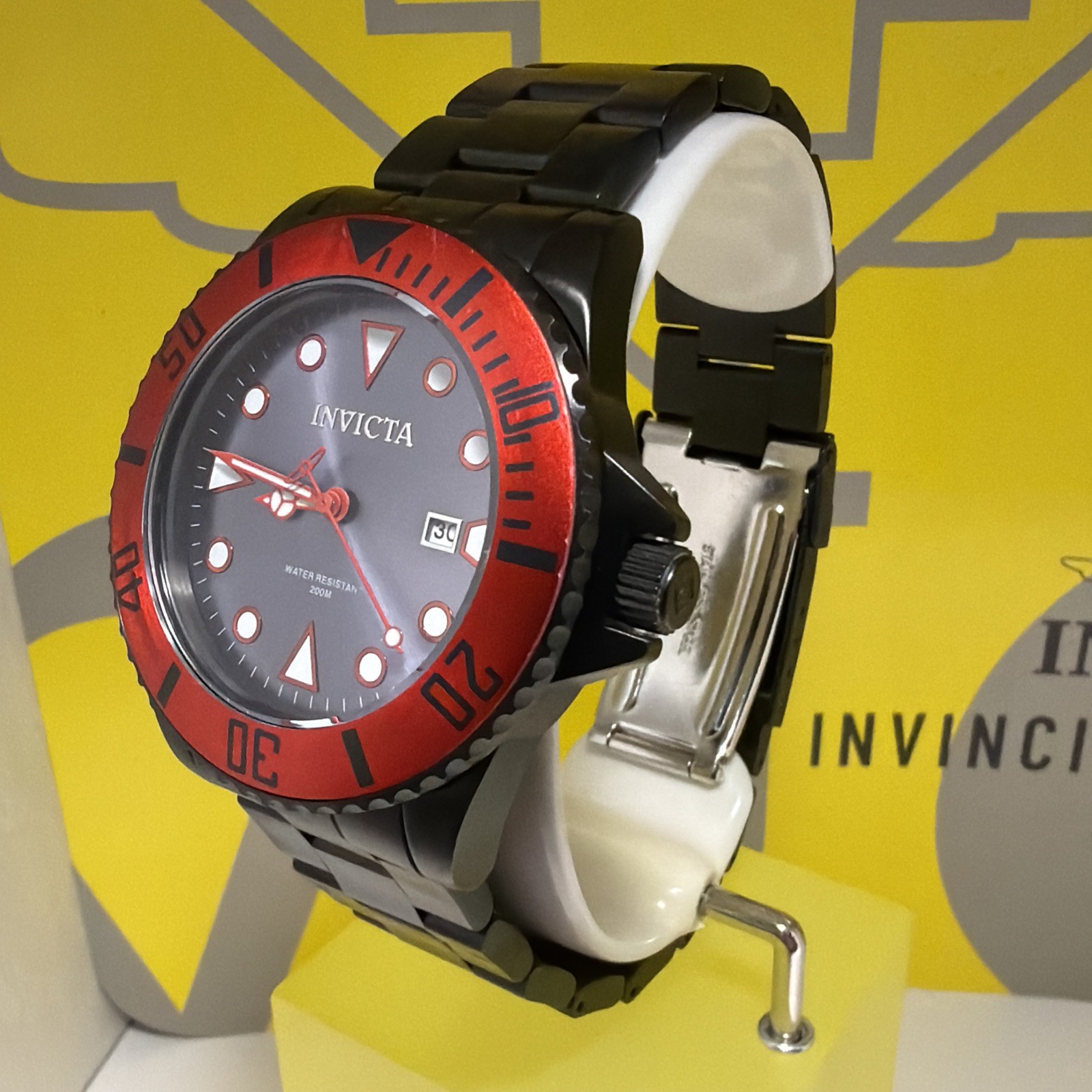 Invicta Pro Diver Gray Dial, Red Bezel & Black Stainless Band Men’s Watch! RARE!