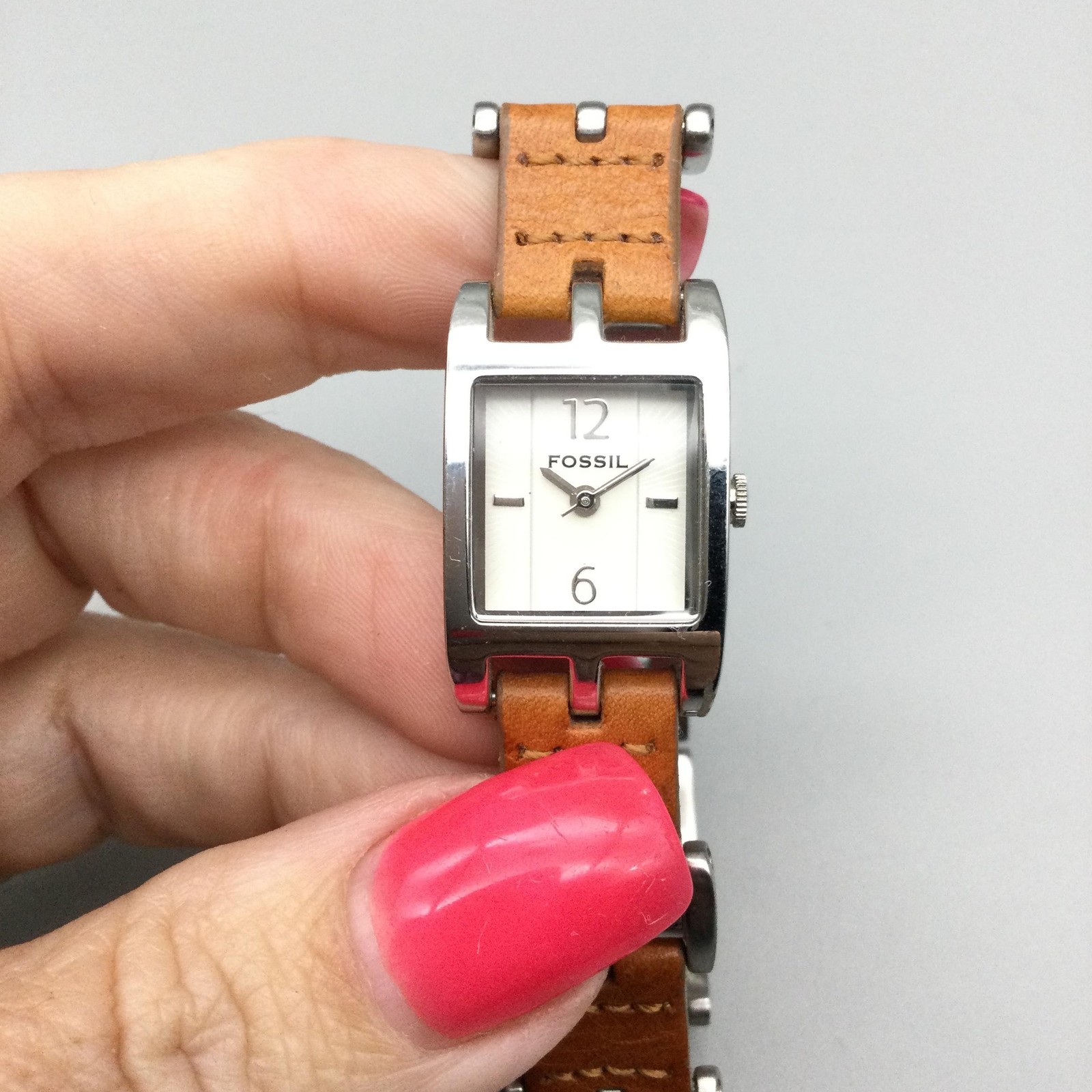 Fossil Womens Watch 18mm Silver Tone Tan Leather ES-9233 New Battery 6.75″