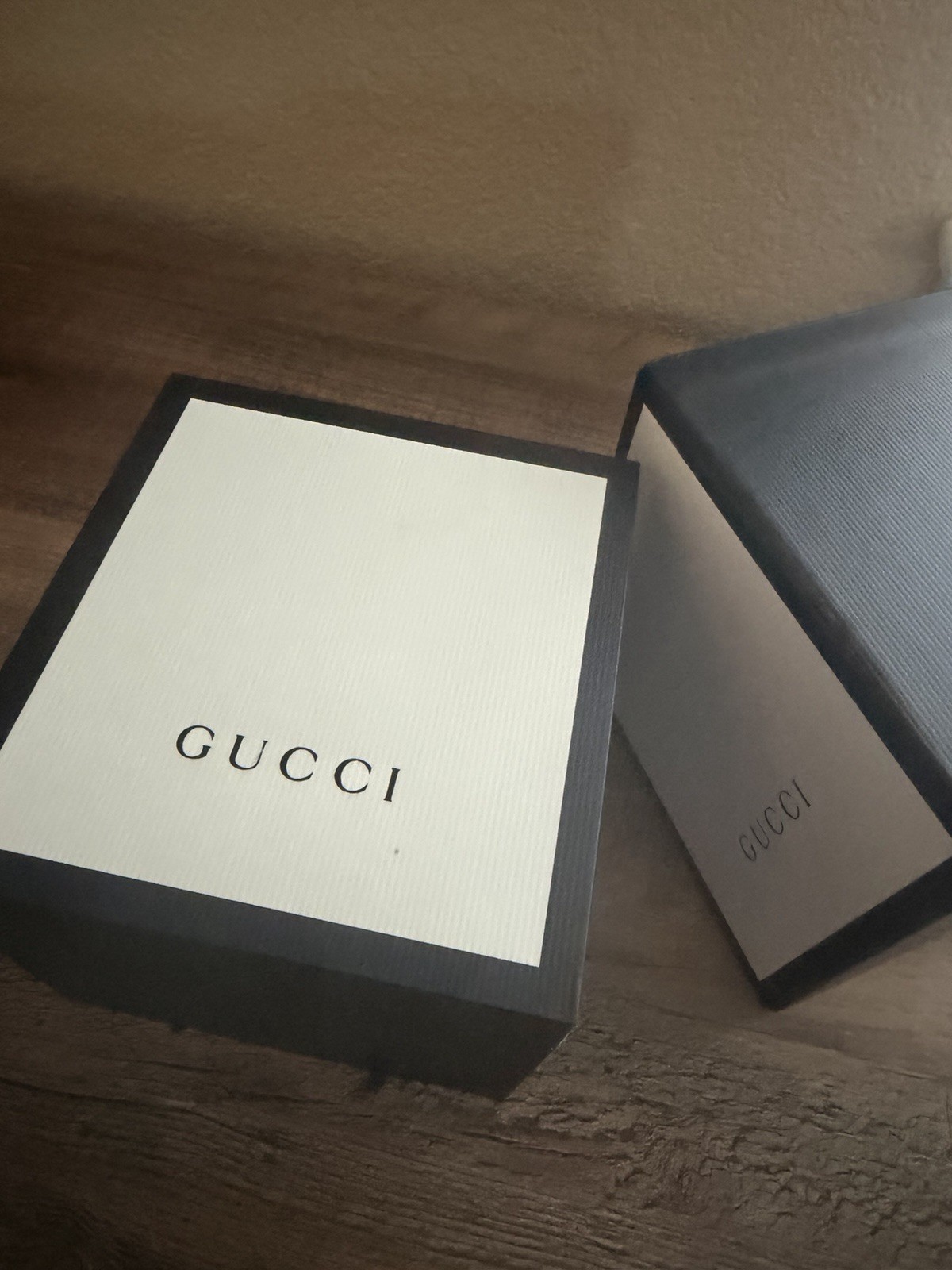 Gucci Analog Wristwatch Black Dial Leather Strap Green Red Black w/ Original Box