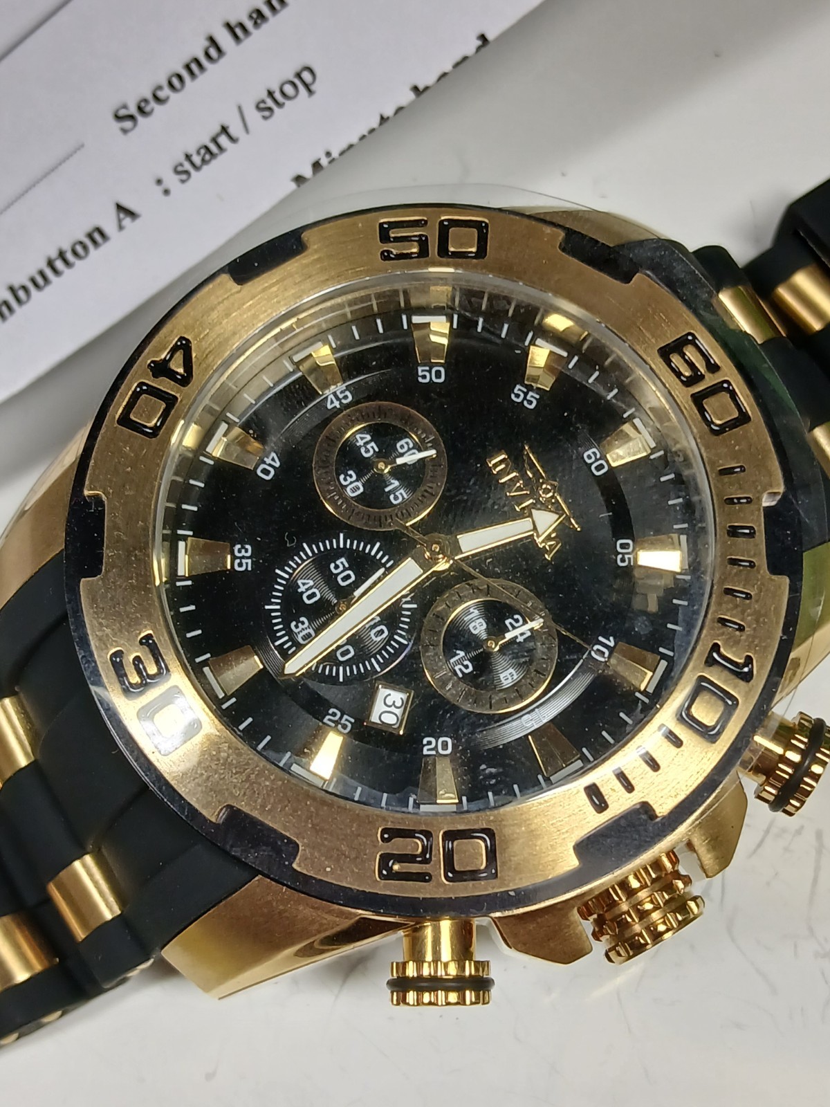 New Invicta 22340 Pro Diver Men’s Quartz Chronograph Watch with Dive Case