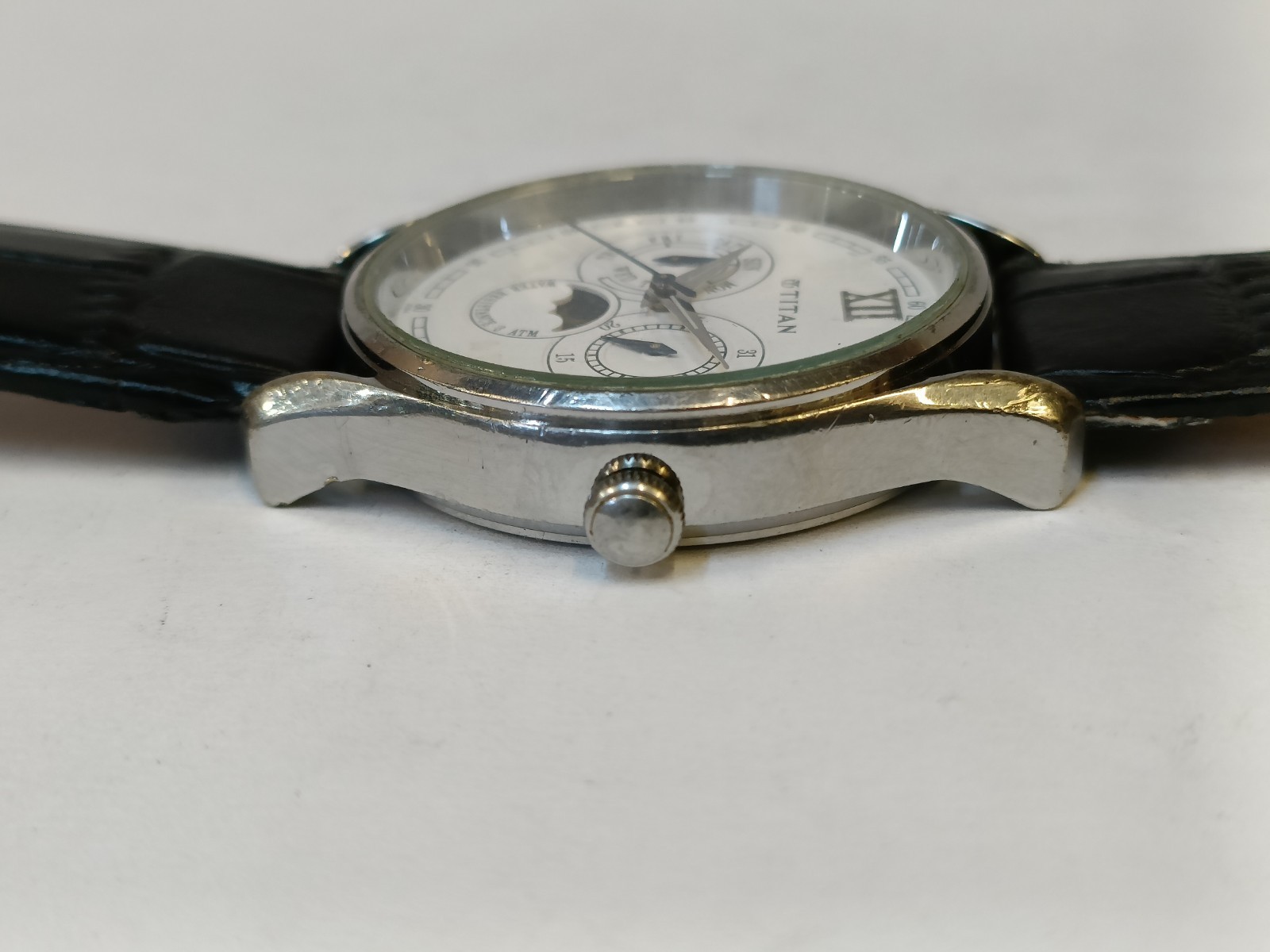 TITAN MULTIFUNCTION MOON-PHASE QUARTZ PATINA WHITE DIAL 1487SAB INDIA MEN’S