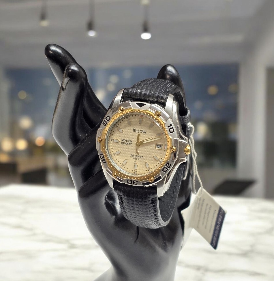 VINTAGE 98G36 BULOVA MOTION QUARTZ KINETIC MILLENIA 100M WATCH NEW NOT WORN