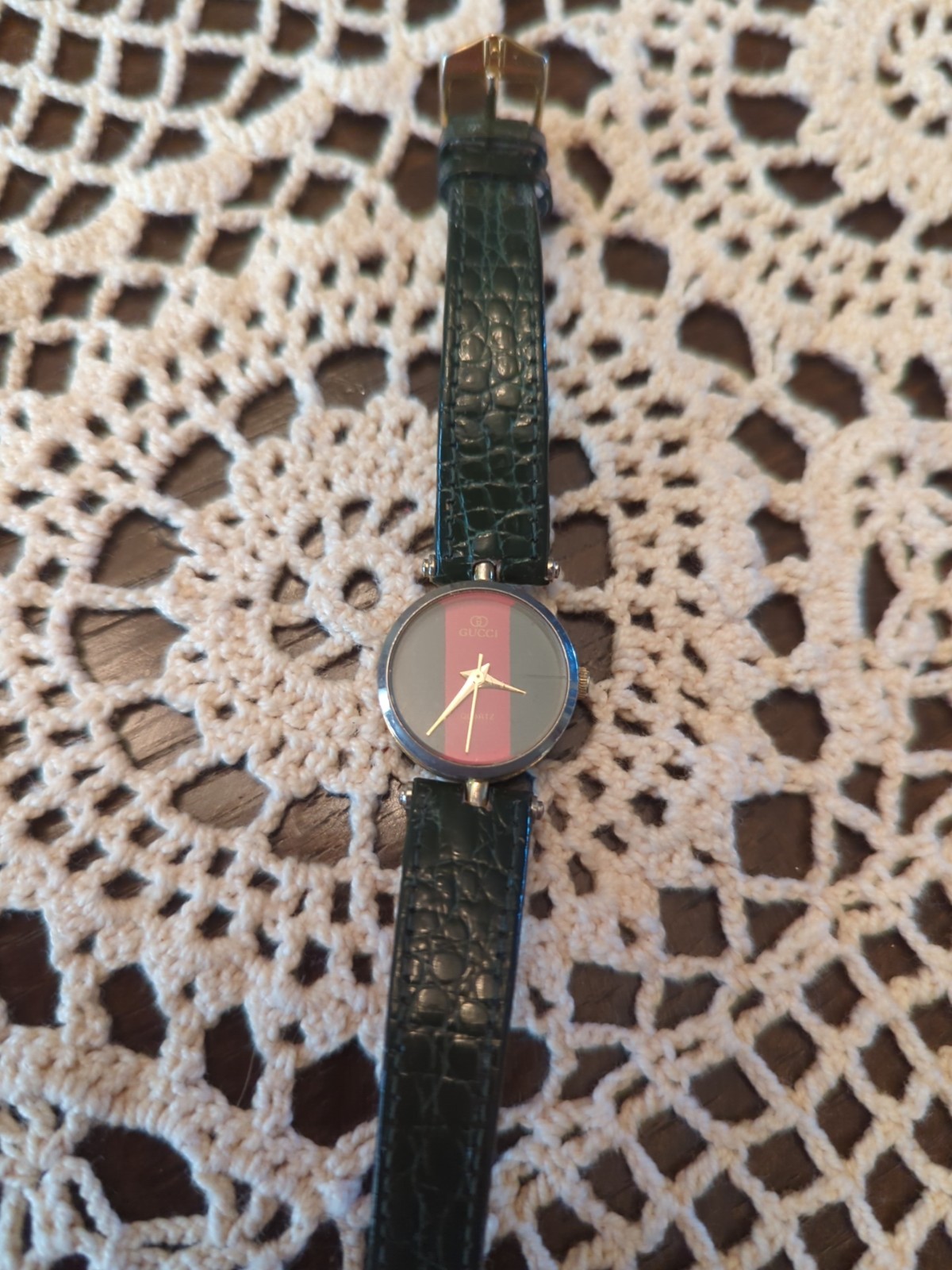 GUCCI Vtg Sherry Line Black Red Ladies Watch Green strap buckle NEW battery