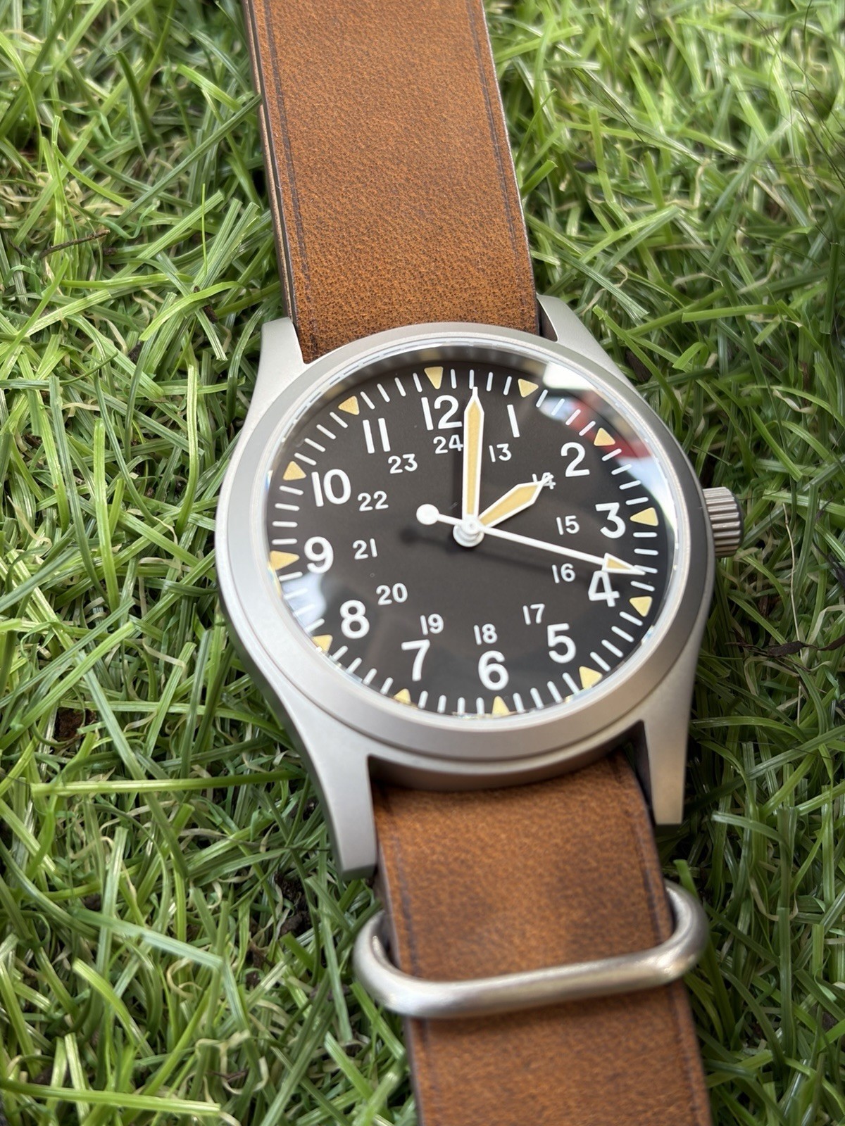 Retro Military VH31 Quartz Watch 37mm Sapphire 100m + 2 Straps (NATO & Leather)