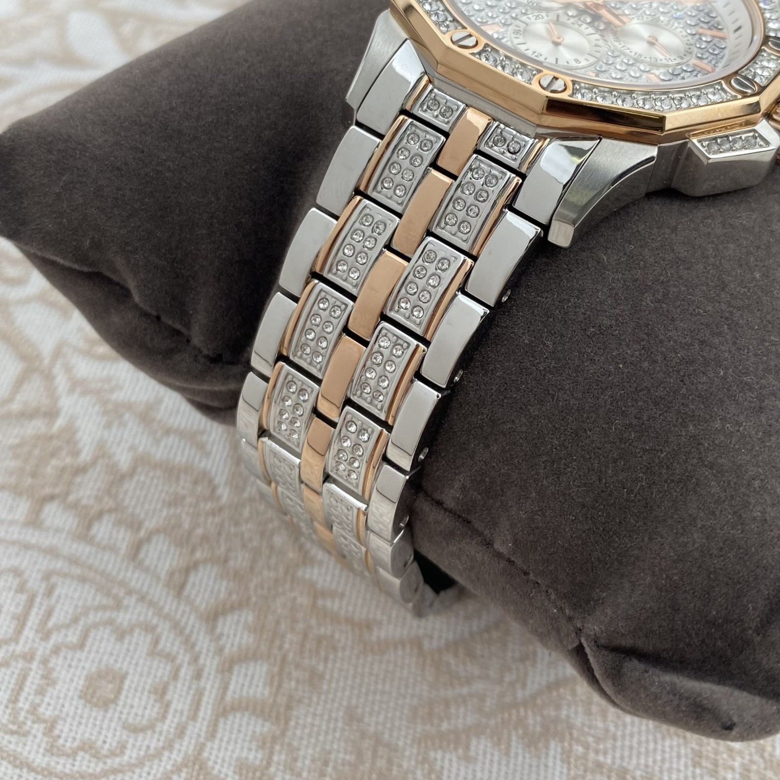 Bulova 98C133 Octava Men’s Quartz Watch 41.5mm Two-Tone Gold Silver Crystal