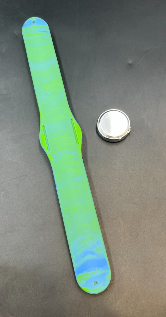 Slap Time Bracelet Green Quartz Watch with Blue/Green Silicone Band -New Battery