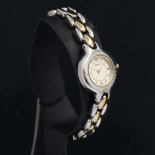Working condition, excellent condition. Seiko 1F21-0A50 Quartz watch, ivory dial