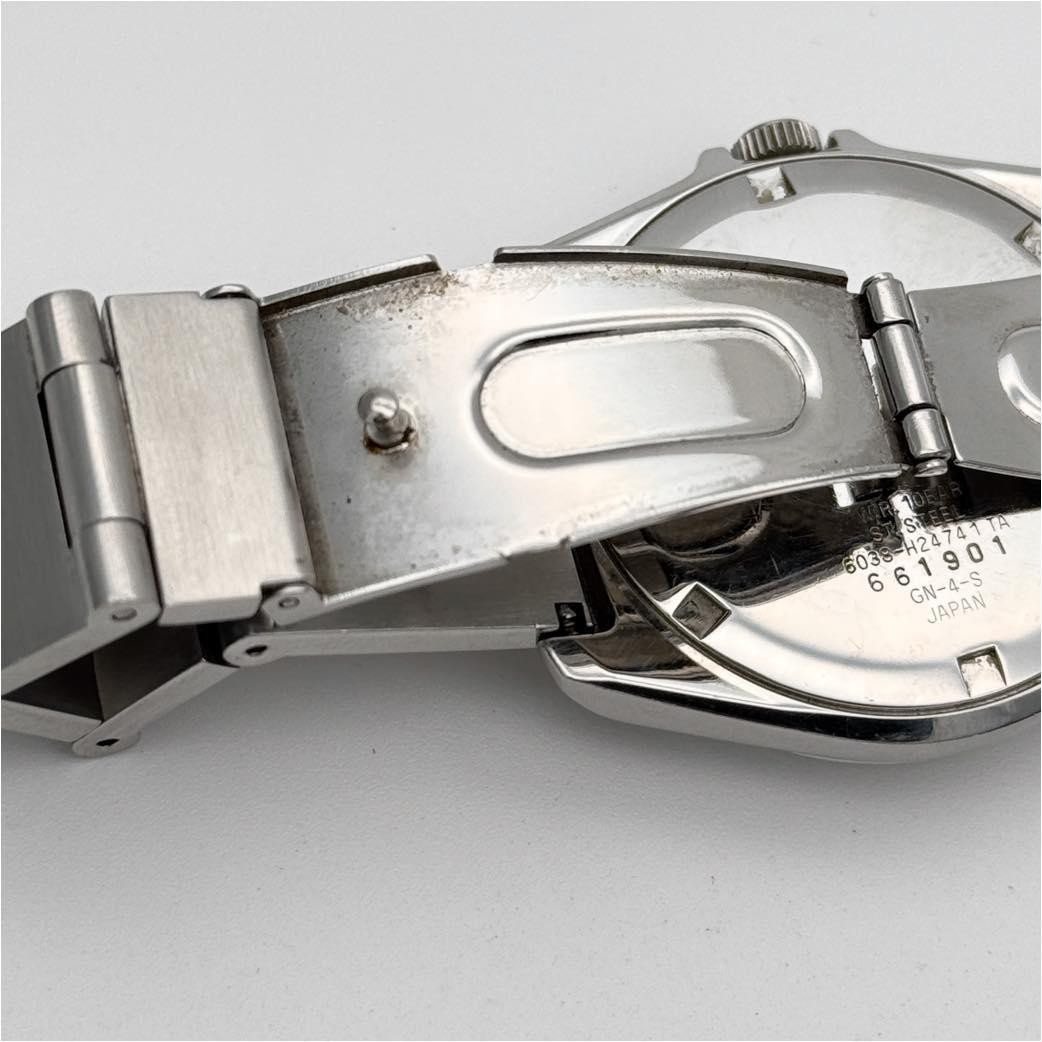 Paul Smith Closed Eyes Dial Quartz Stainless Steel Mens Watch 6038 Japan In hand