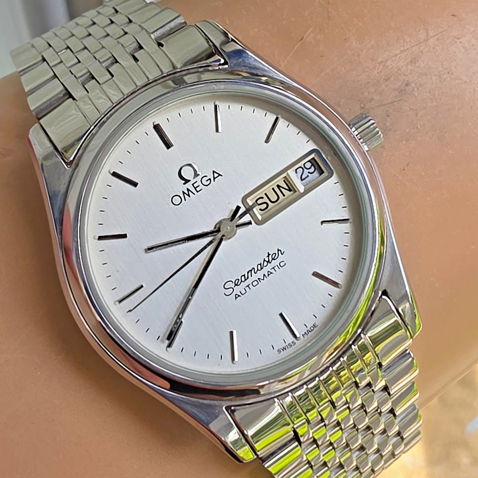Vintage OMEGA Seamaster men’s automatic watch Ref:166.0278 day/date swiss 1982