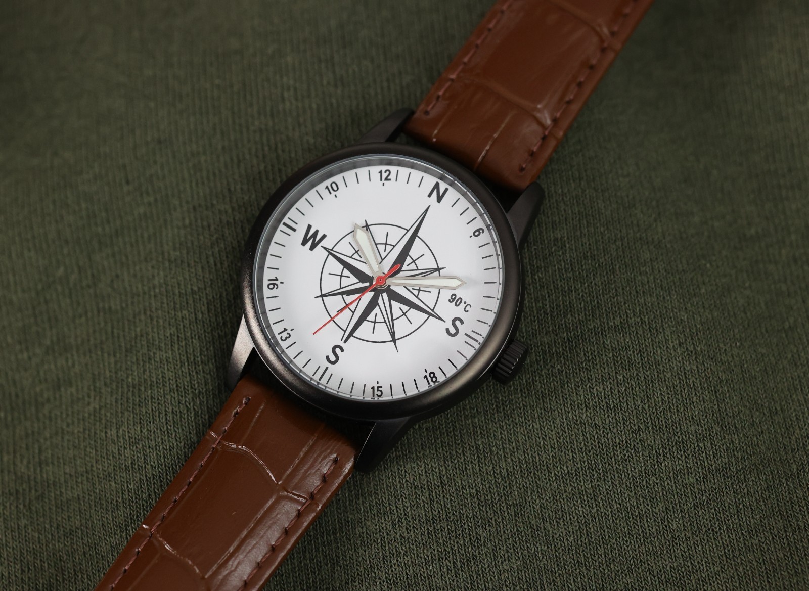 Watch “Wind Rose” with Japanese Quartz Miyota Movement • Vintage Style