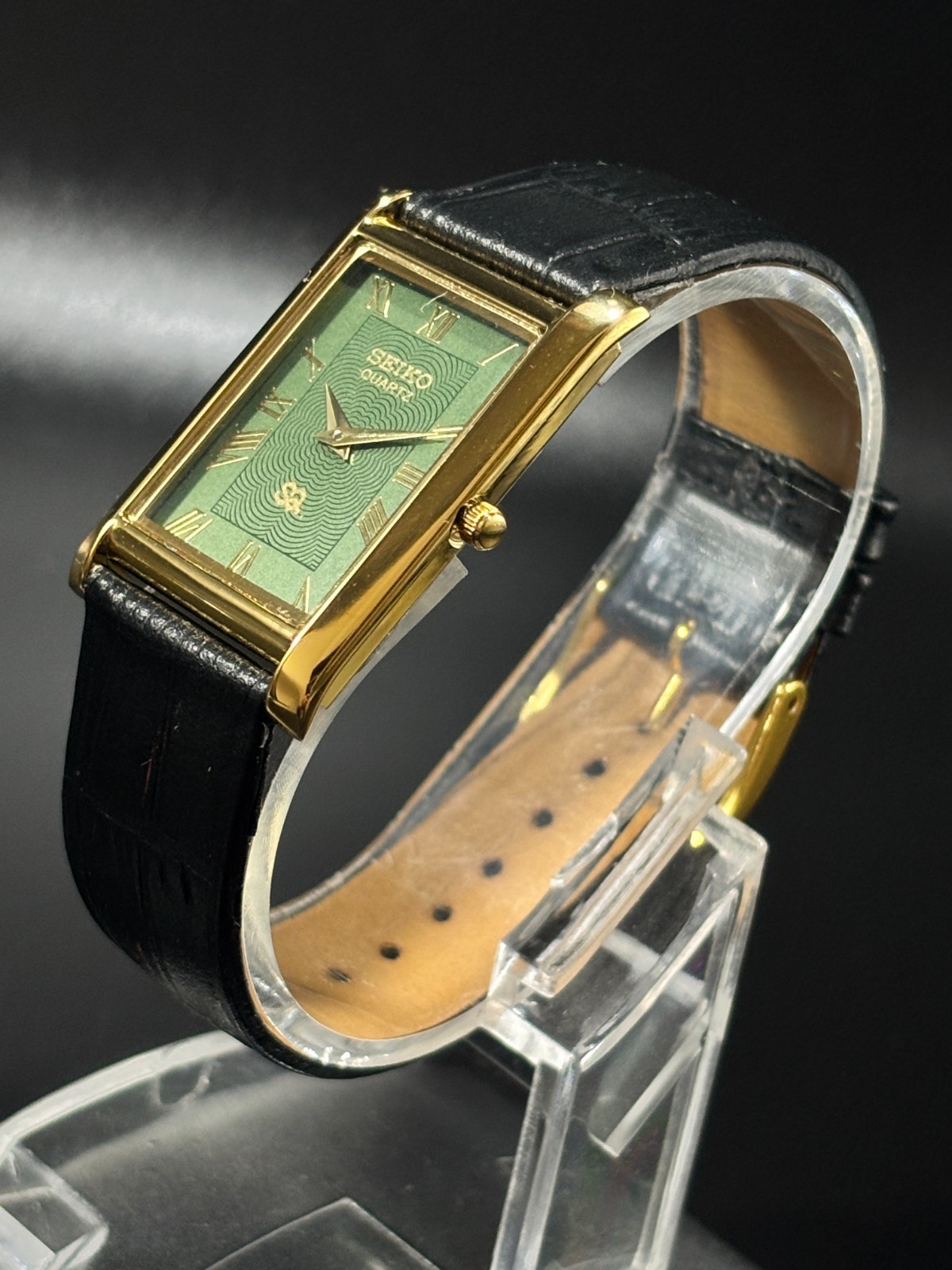 Vintage Classic Seiko Slim Quartz Men’s Wrist Watch -Leather Strap