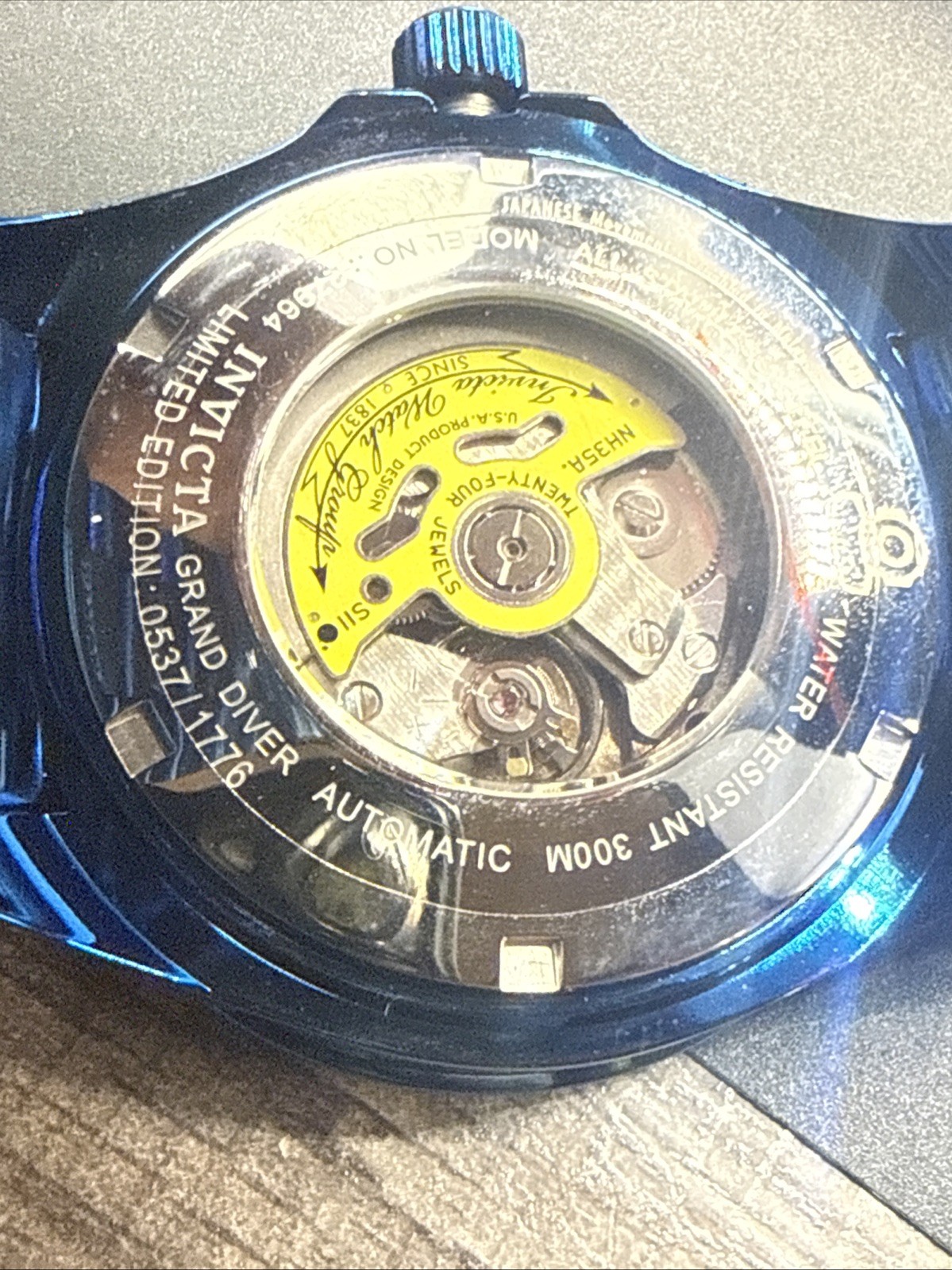 Invicta Pro Diver Auto Men’s 27964 American Flag Dial Limited Watch 537/1776