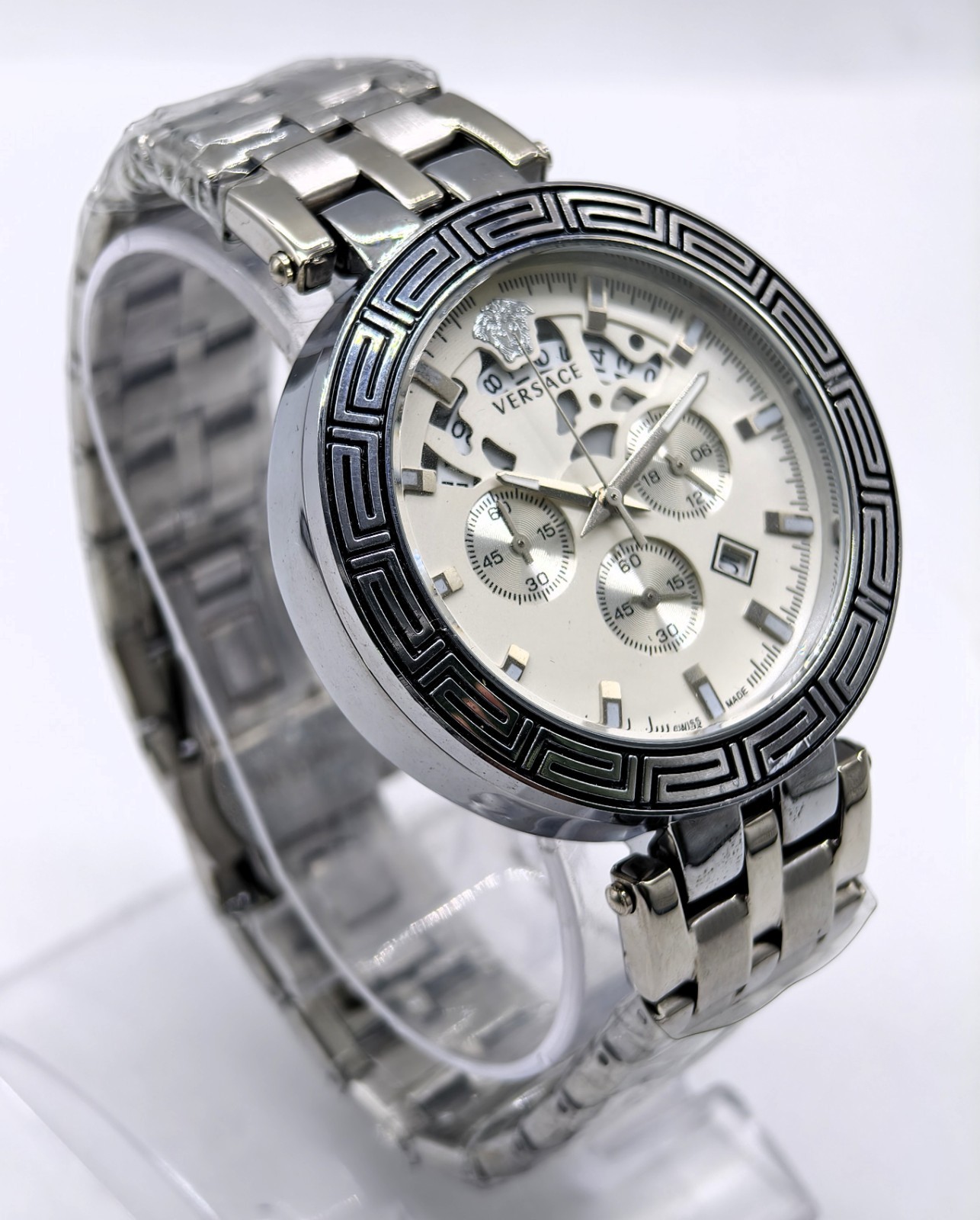 Fabulous Versace Chronograph Date Indicator Fix Bezel Men’s Wrist Watch