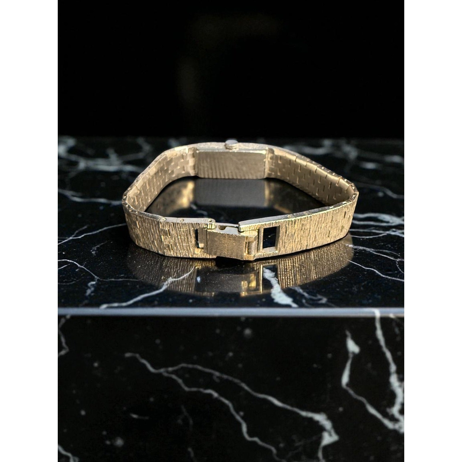 Austin Vintage 17 Jewel Hand-Wound Watch – Textured Bracelet – Running, Cleaned