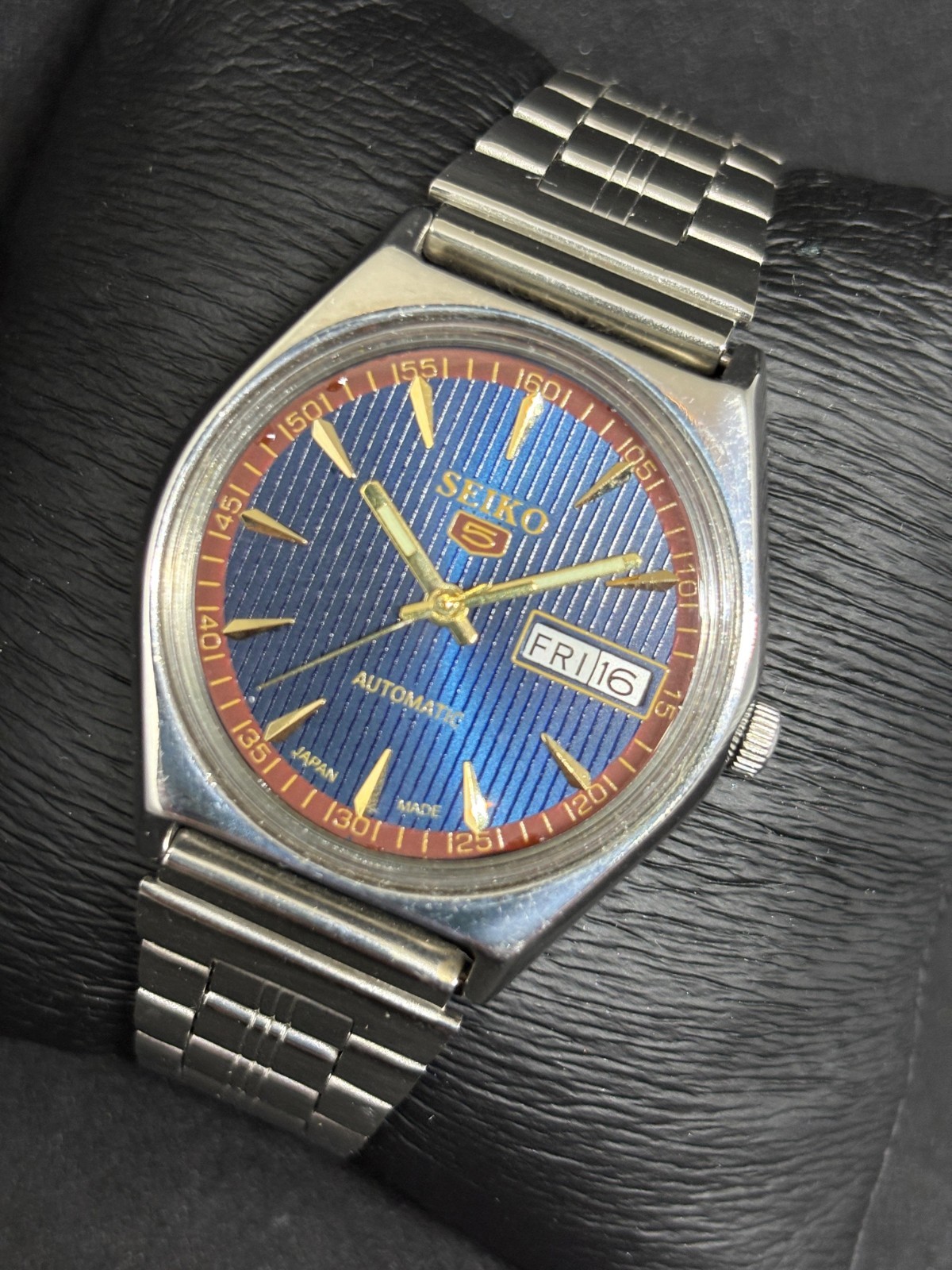Vintage Seiko 5 Automatic Day/Date Japanese Men’s Wrist Watch