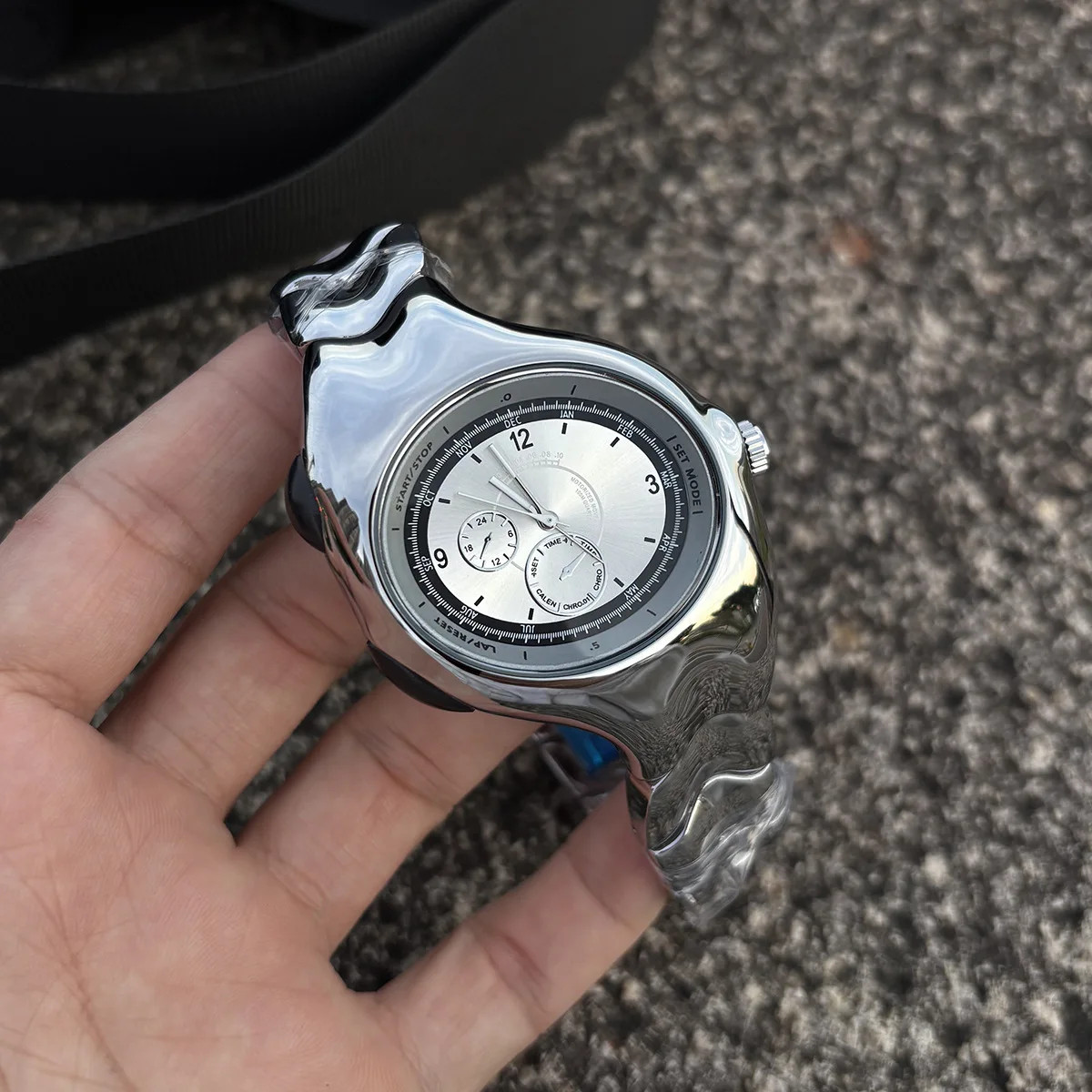 Y2K Alien Oval Quartz Watch Twisted Irregular Futuristic Retro Streetwear