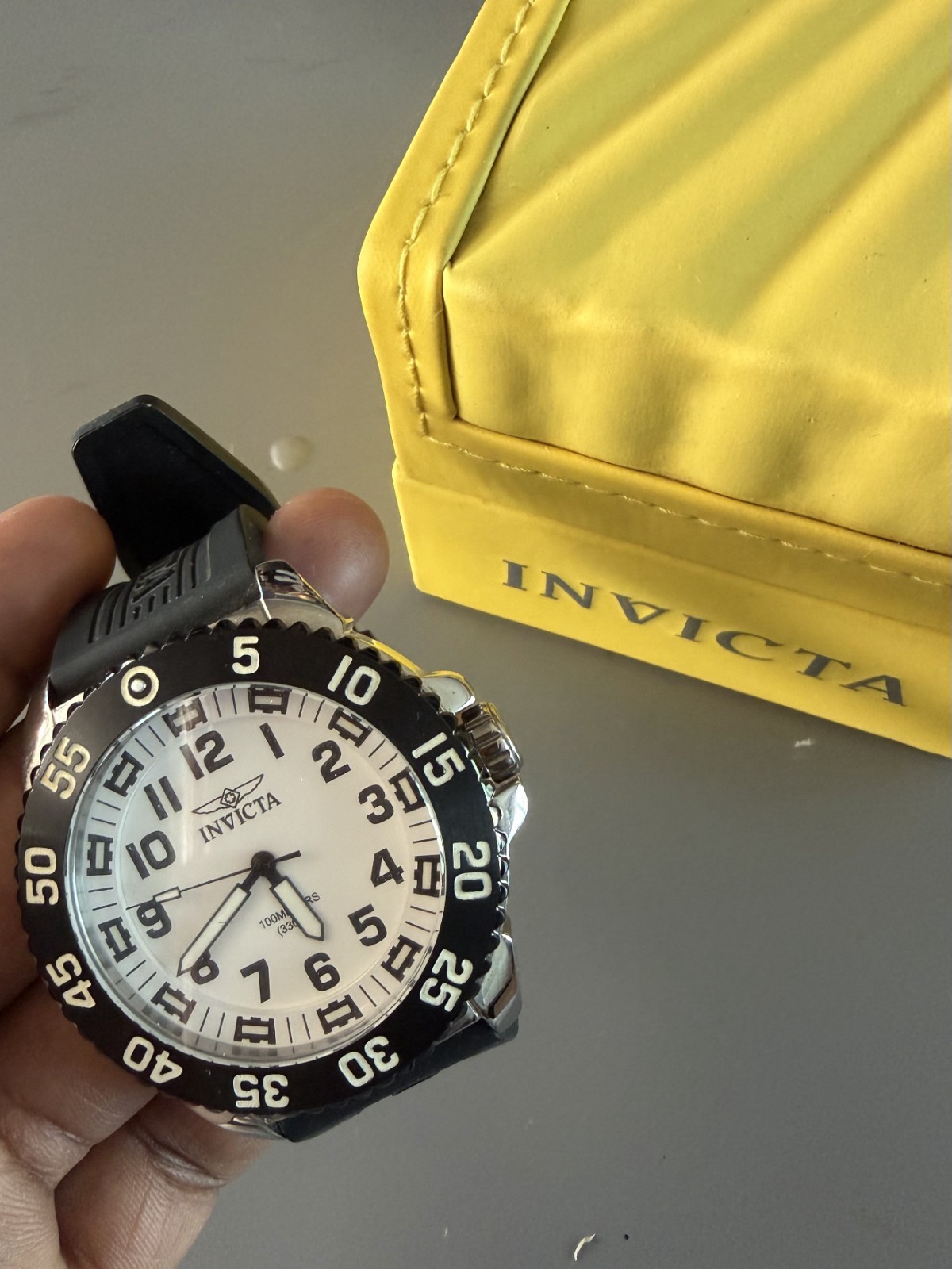 Invicta Specialty Model 1101 Men’s 48mm Quartz Watch White Dial Blk Rubber Strap