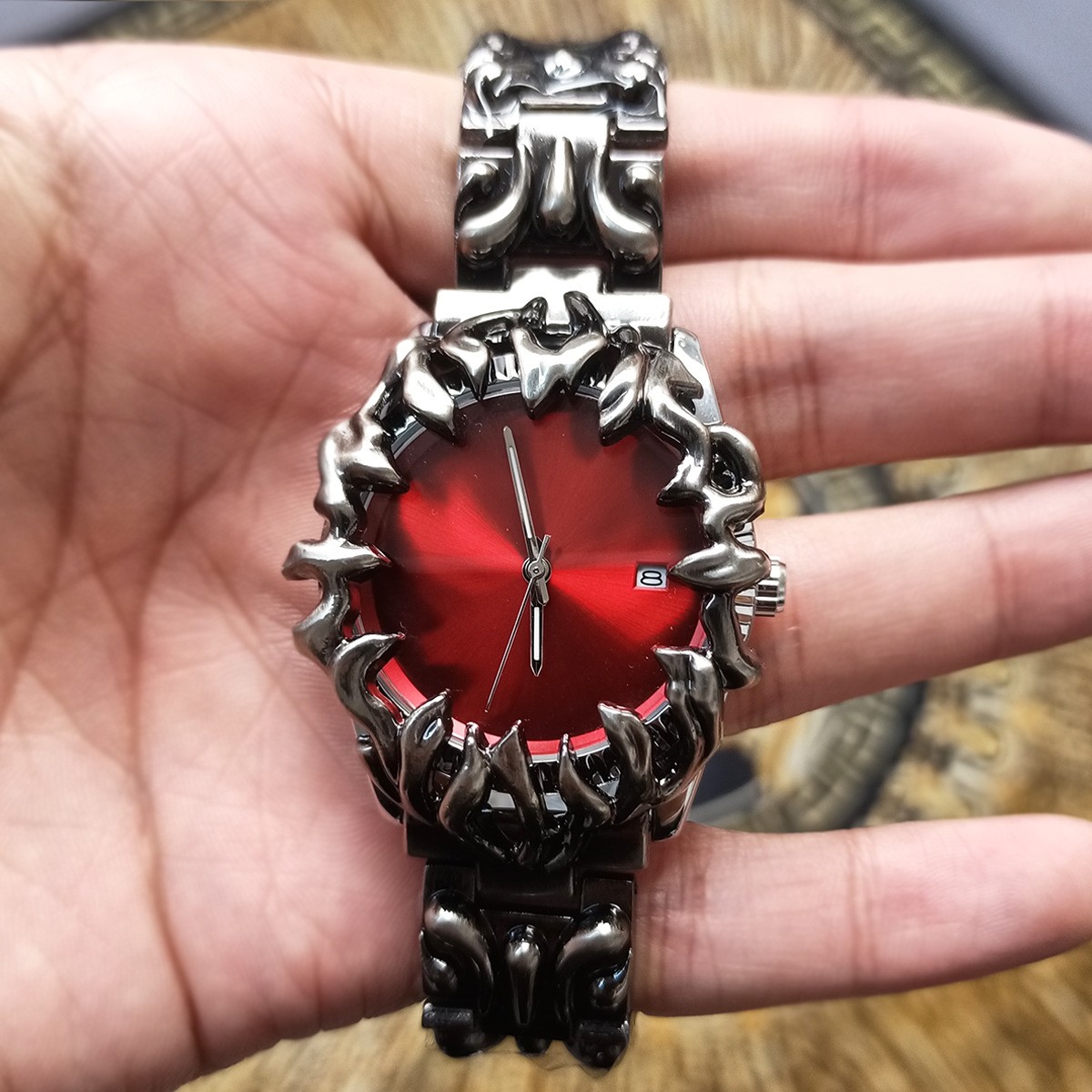 Y2K Vintage Claw Watch Men Unique Irregular Shape Fashion Quartz Wristwatch